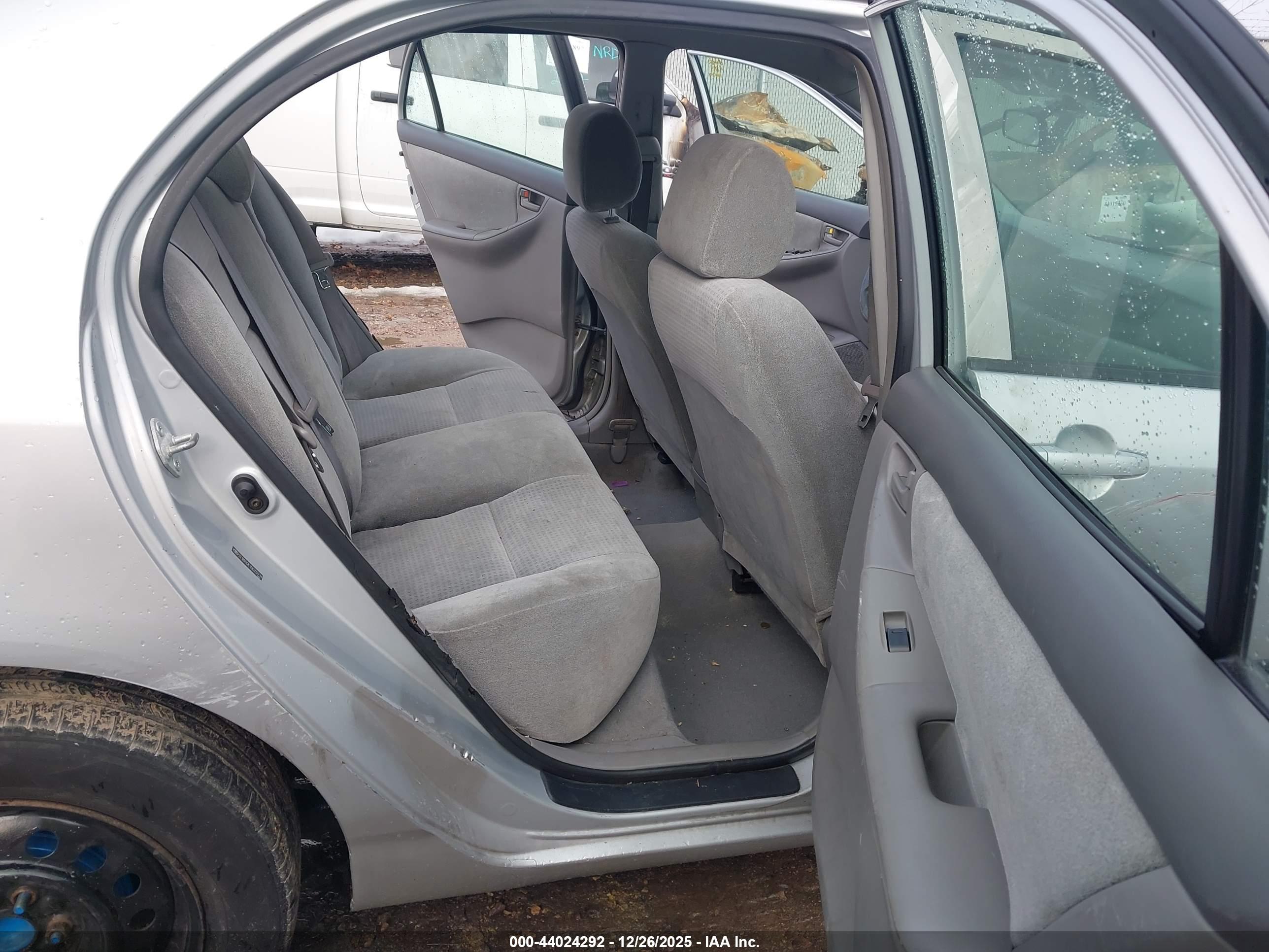 TOYOTA COROLLA image 8