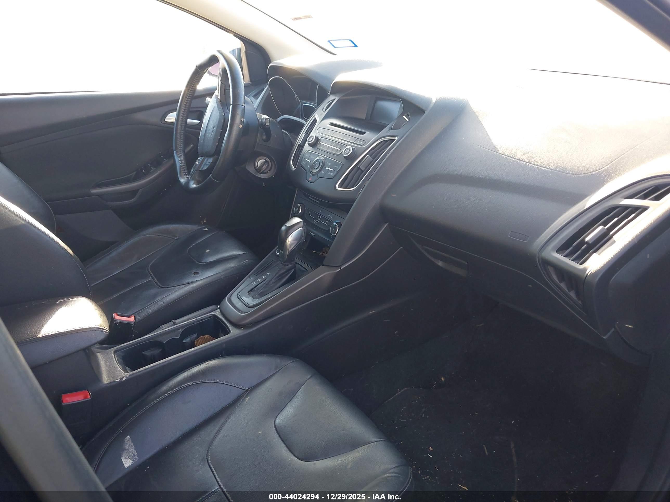 FORD FOCUS image 5