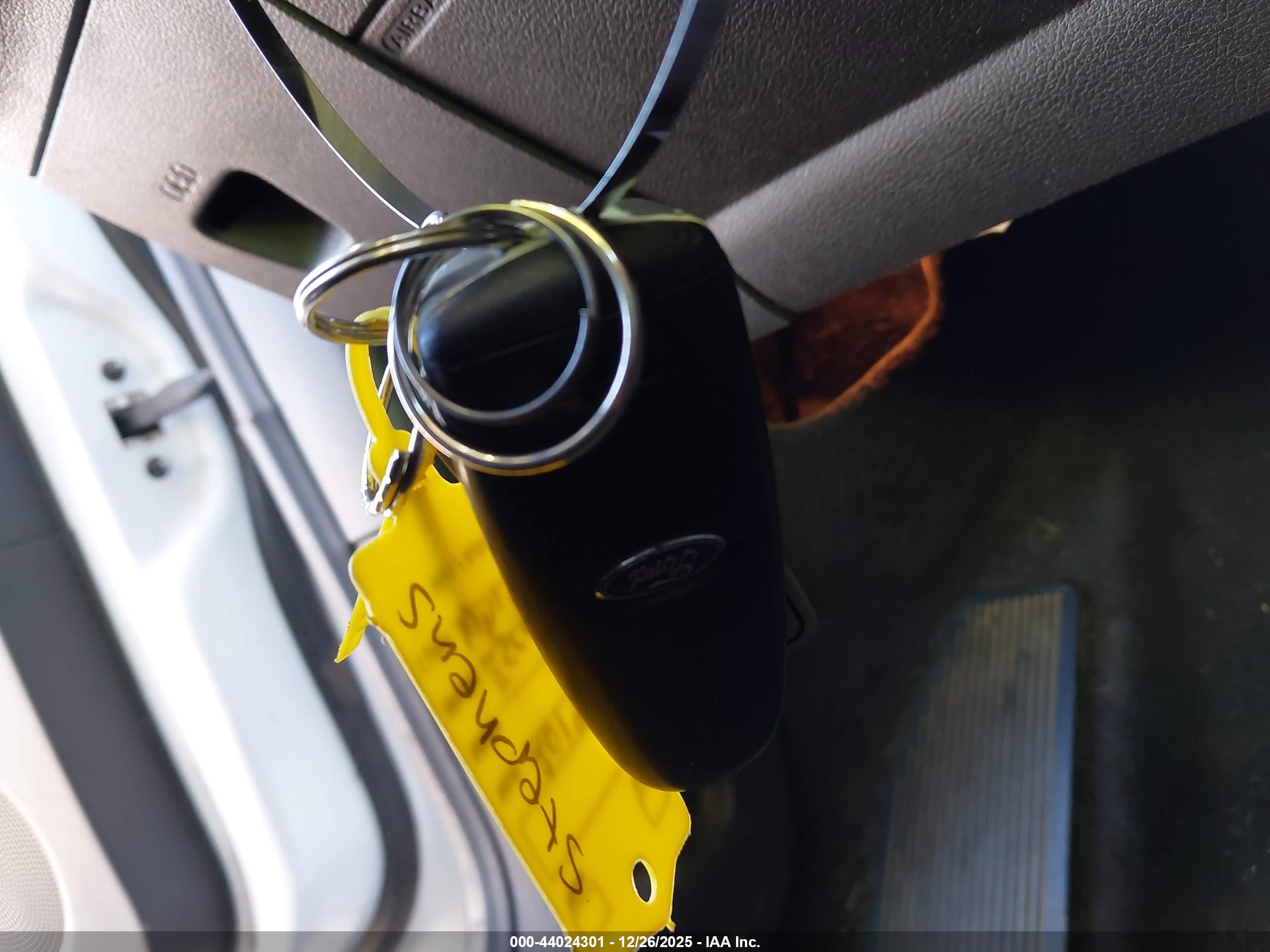 FORD ESCAPE image 11