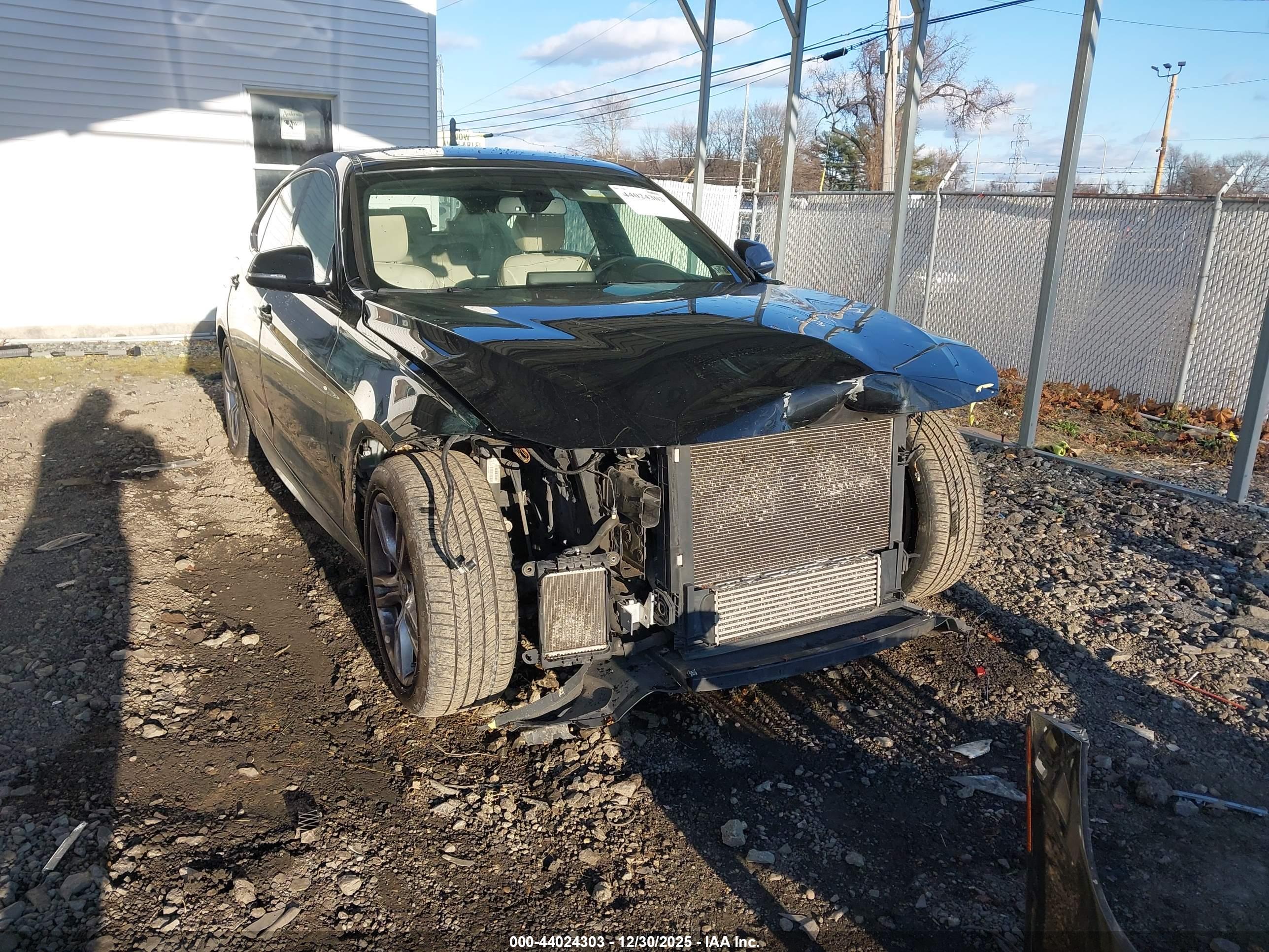 BMW 328I image 6