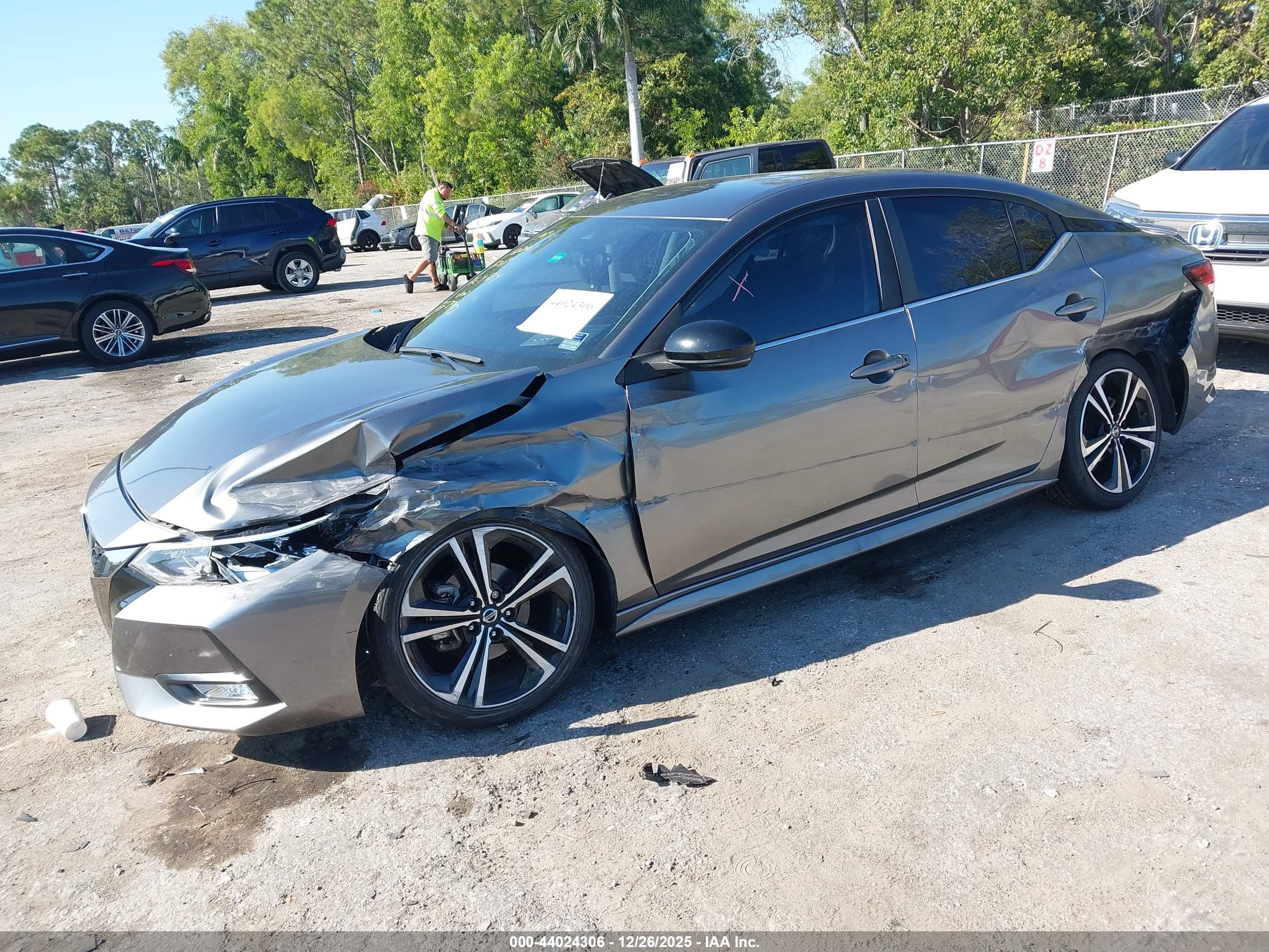NISSAN SENTRA image 2