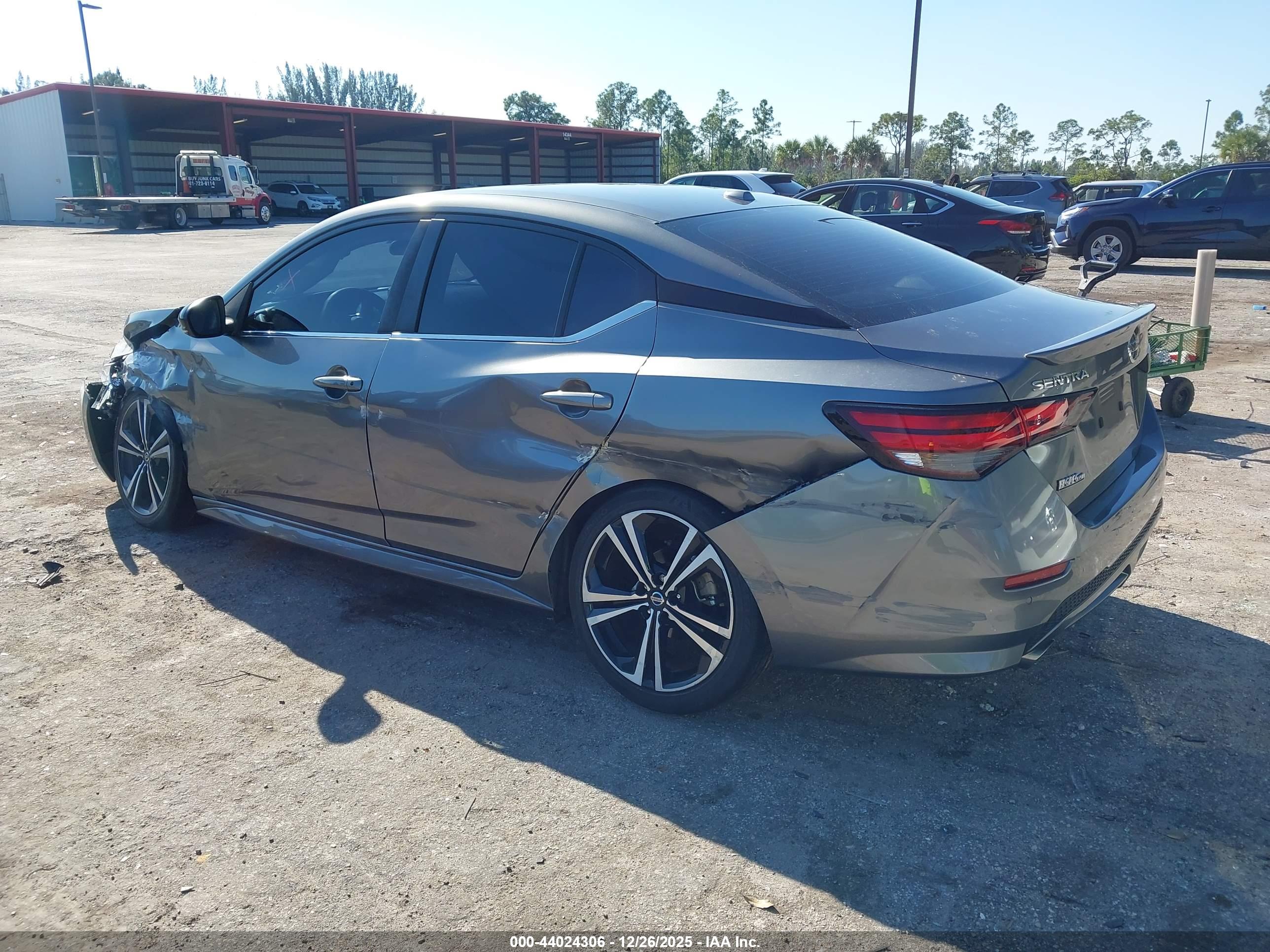 NISSAN SENTRA image 3