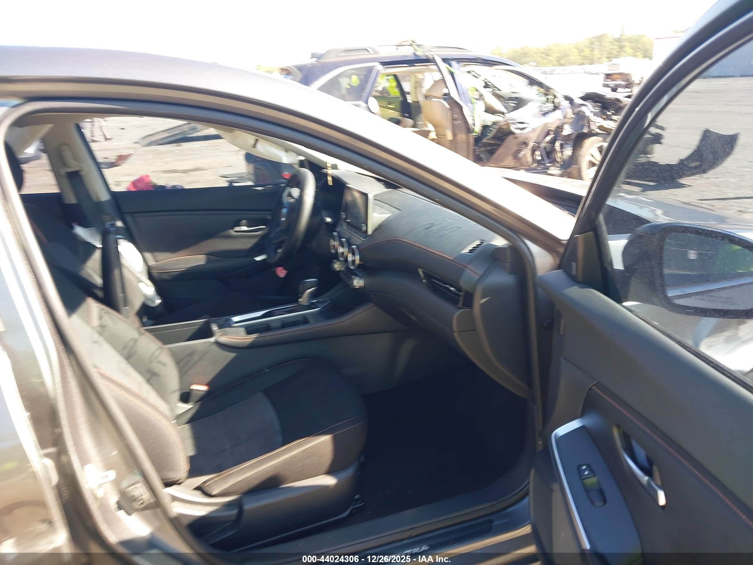 NISSAN SENTRA image 5