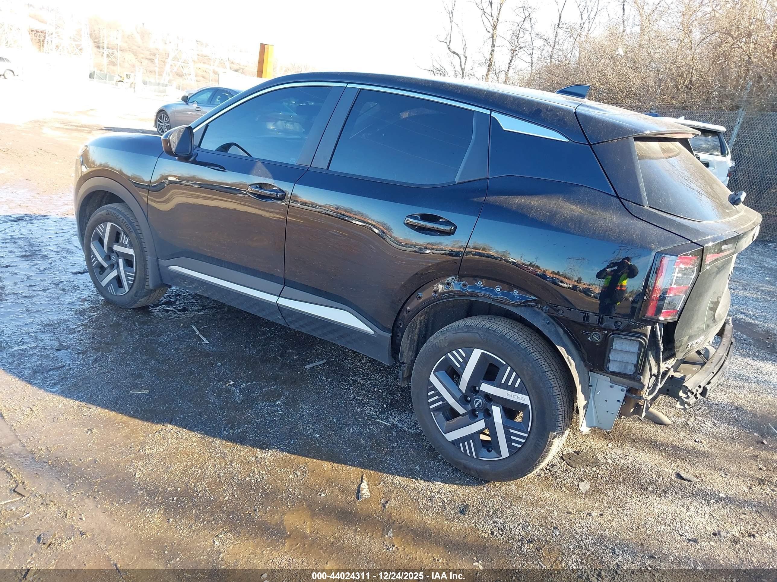 NISSAN KICKS image 3