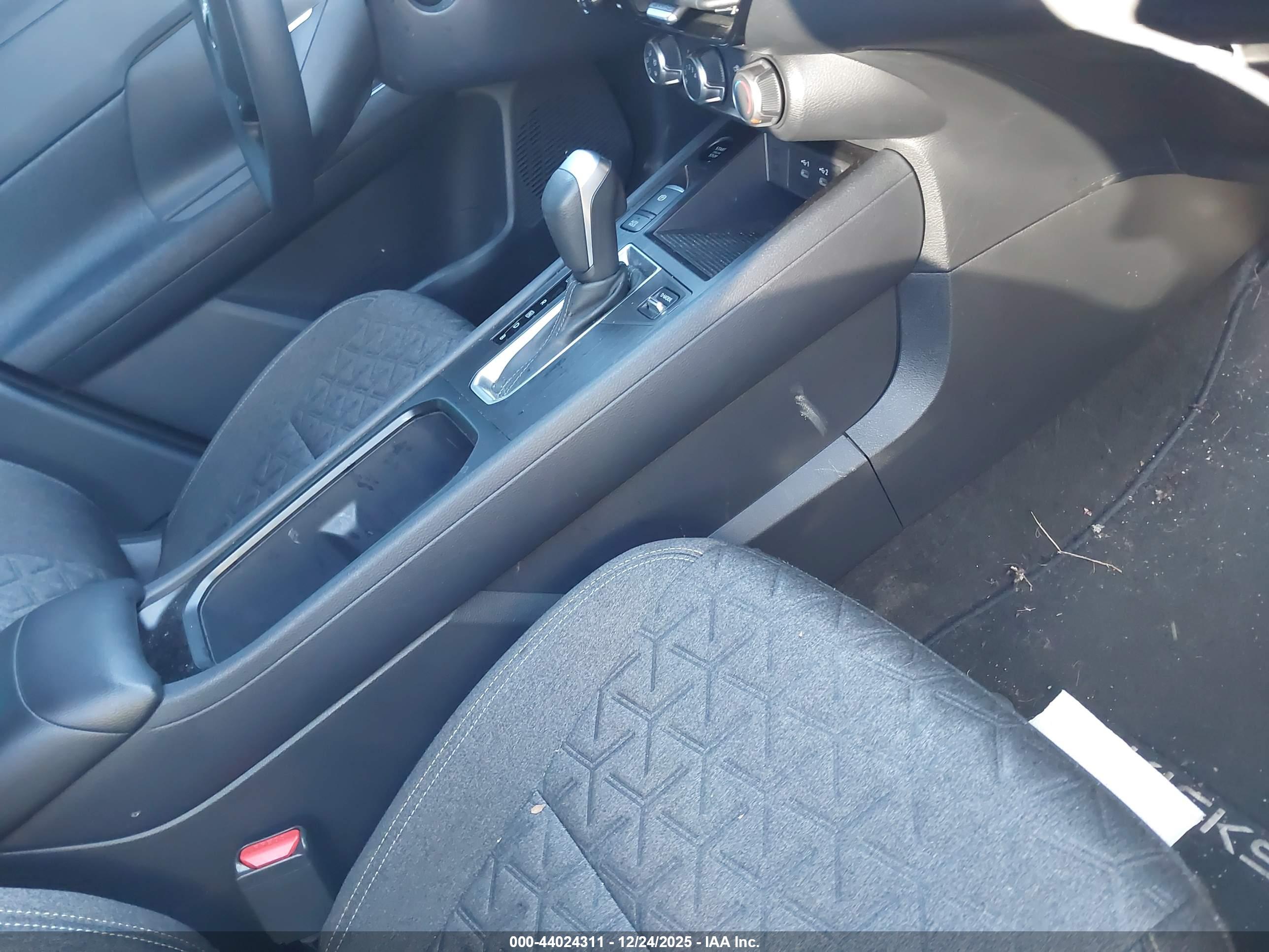 NISSAN KICKS image 5