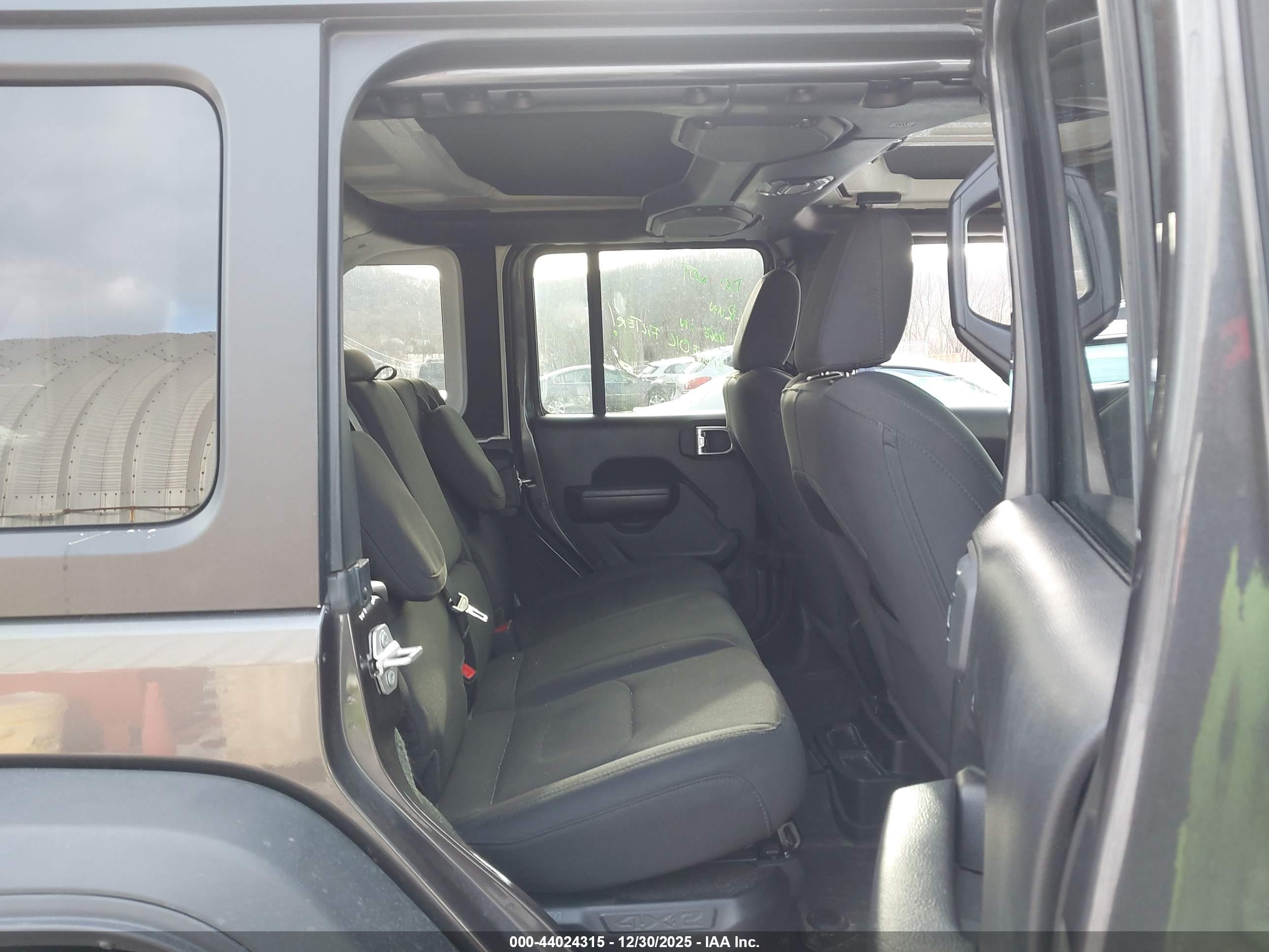 JEEP WRANGLER image 8