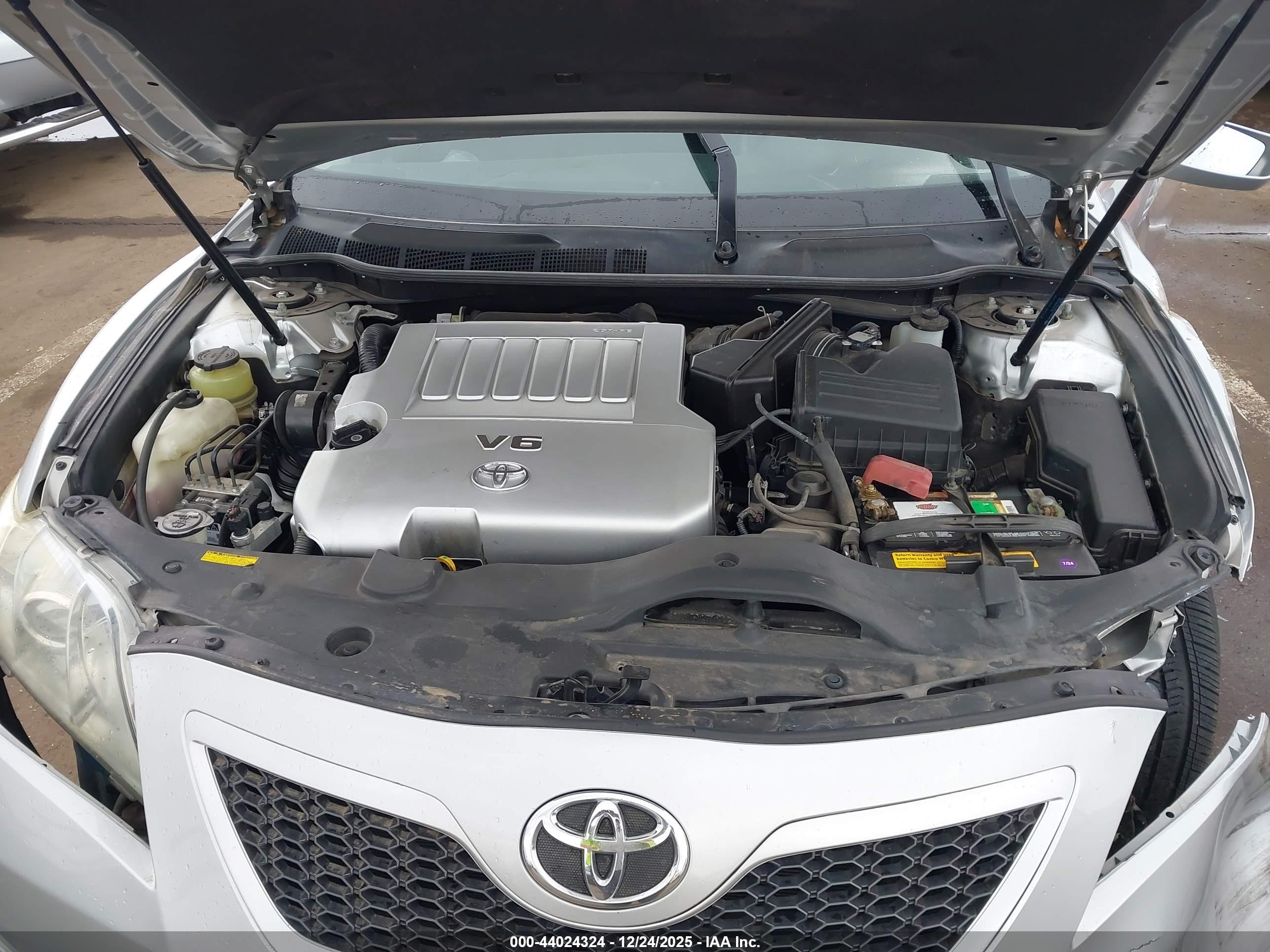 TOYOTA CAMRY image 10