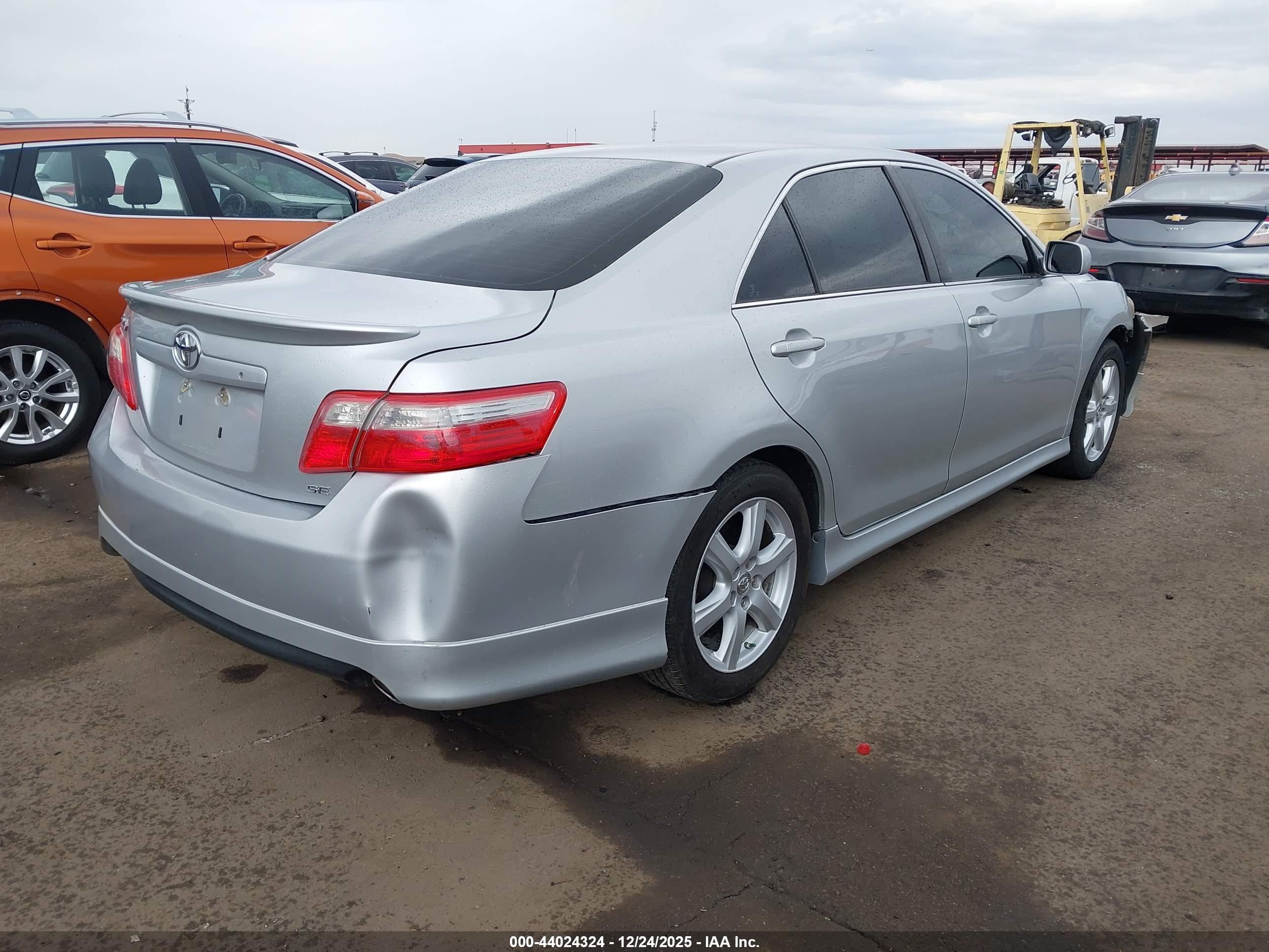 TOYOTA CAMRY image 4