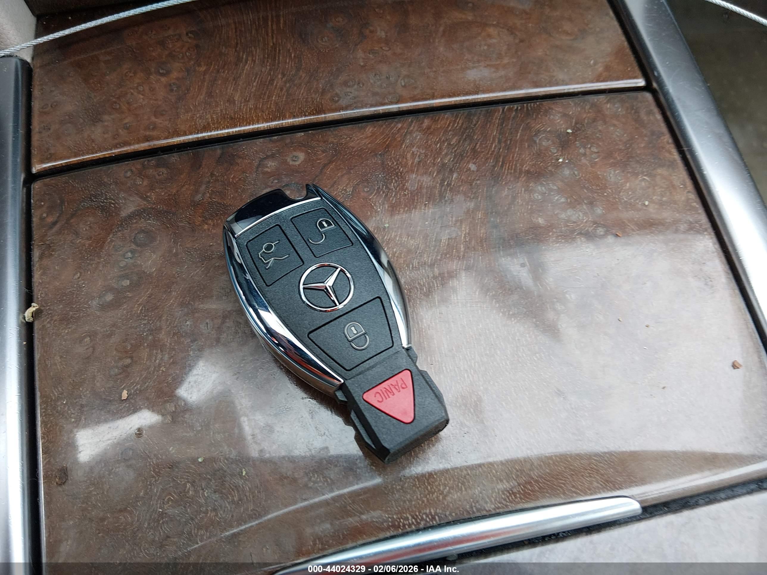 MERCEDES-BENZ E image 11