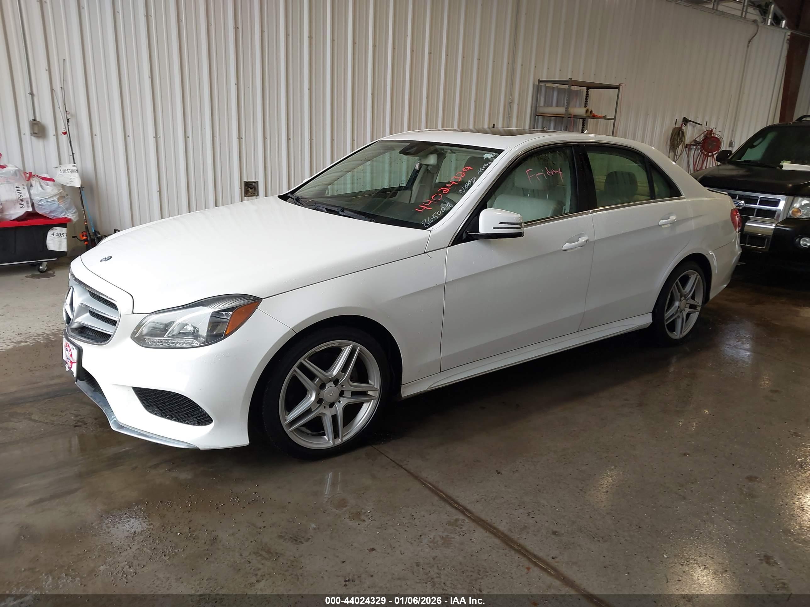 MERCEDES-BENZ E image 2