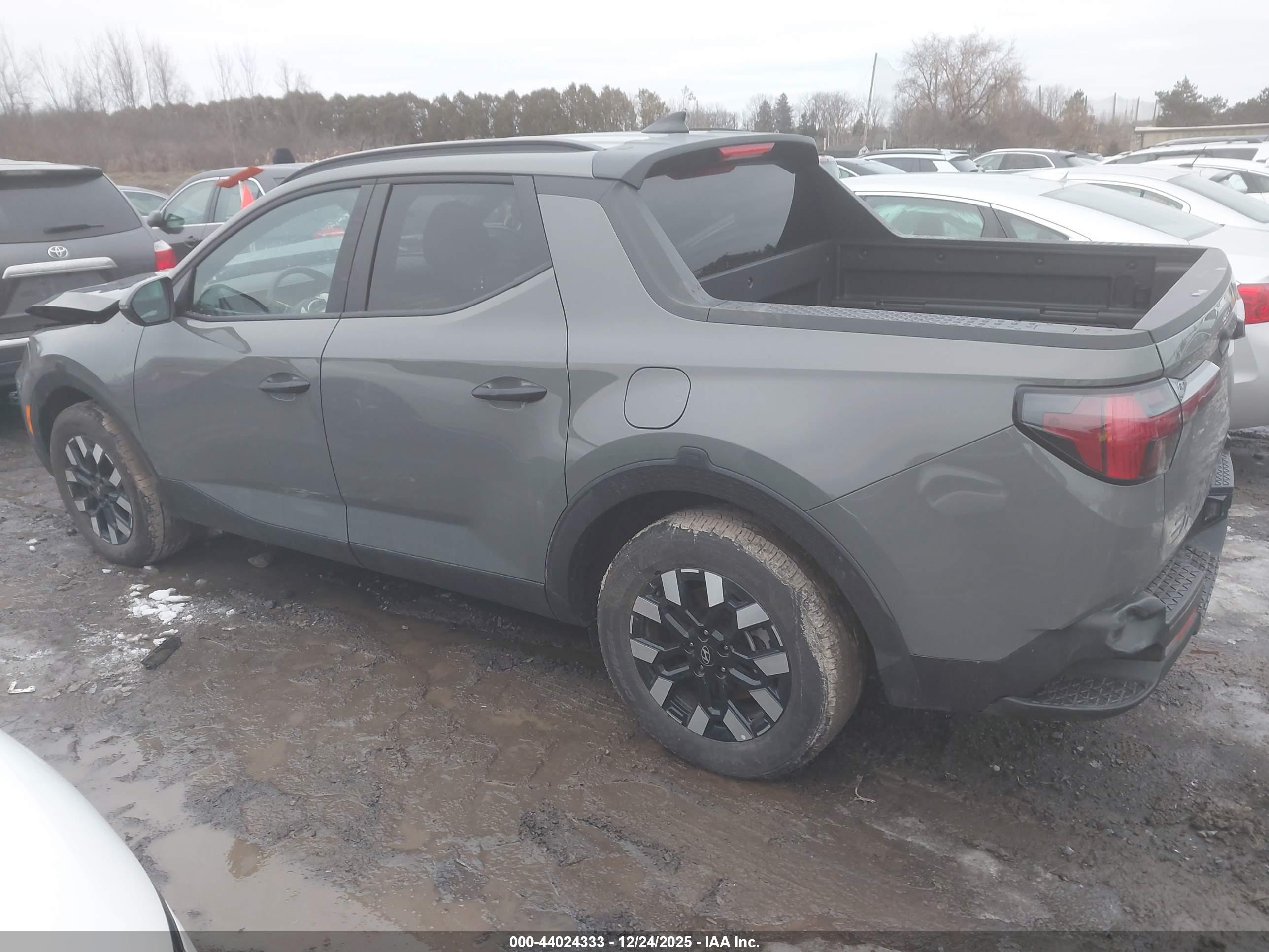 HYUNDAI SANTA image 3