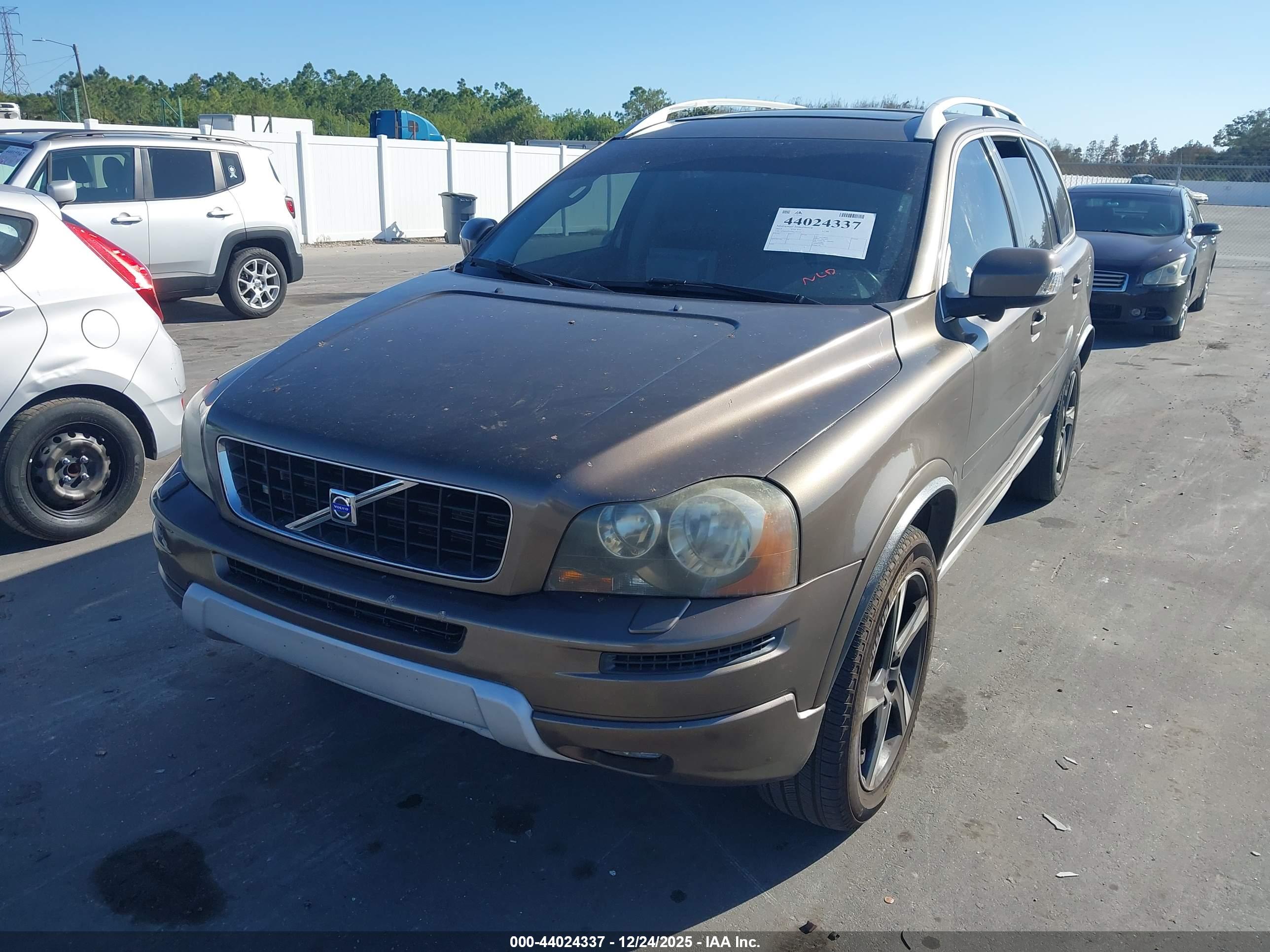 VOLVO XC90 image 2