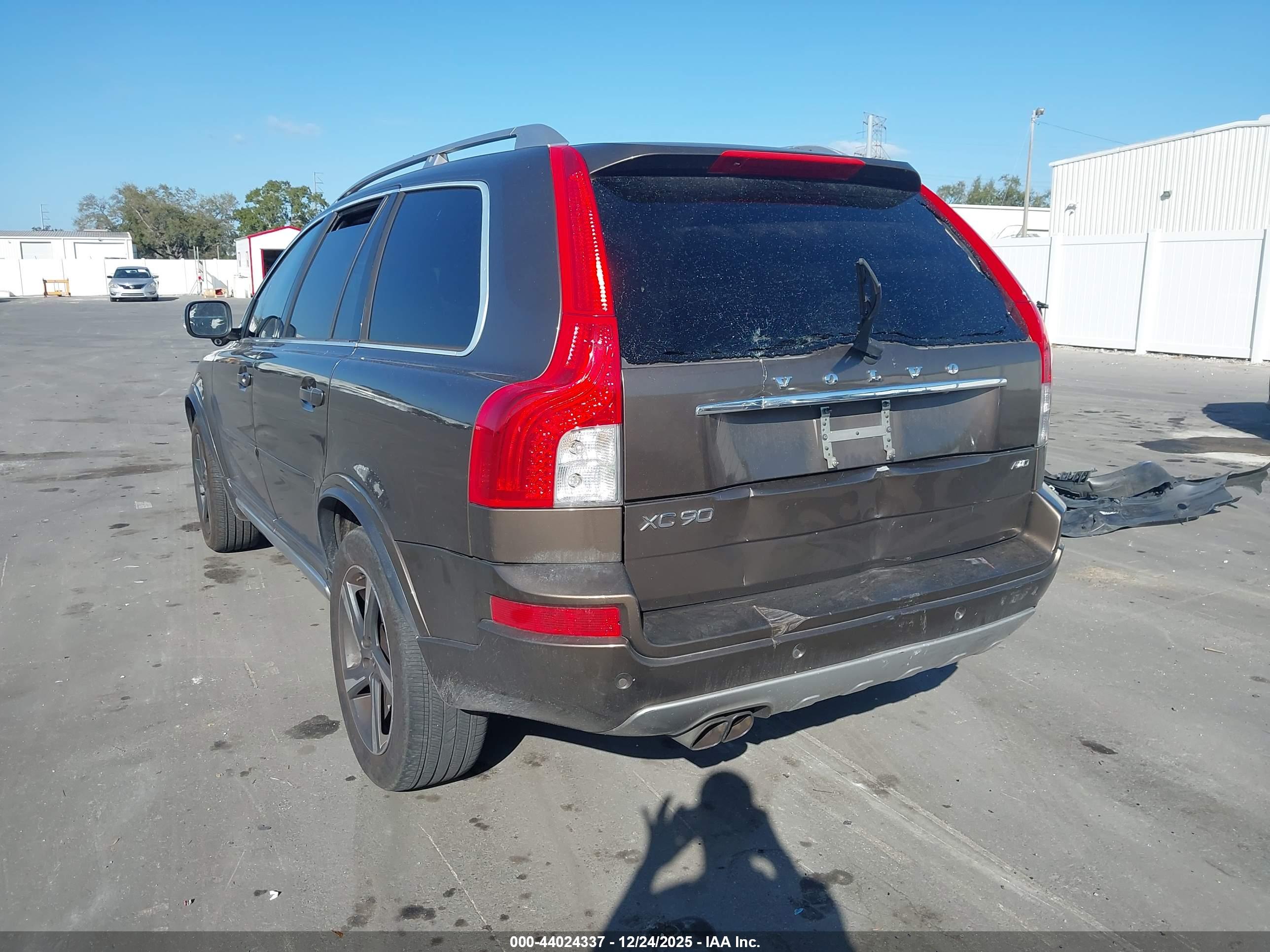 VOLVO XC90 image 3
