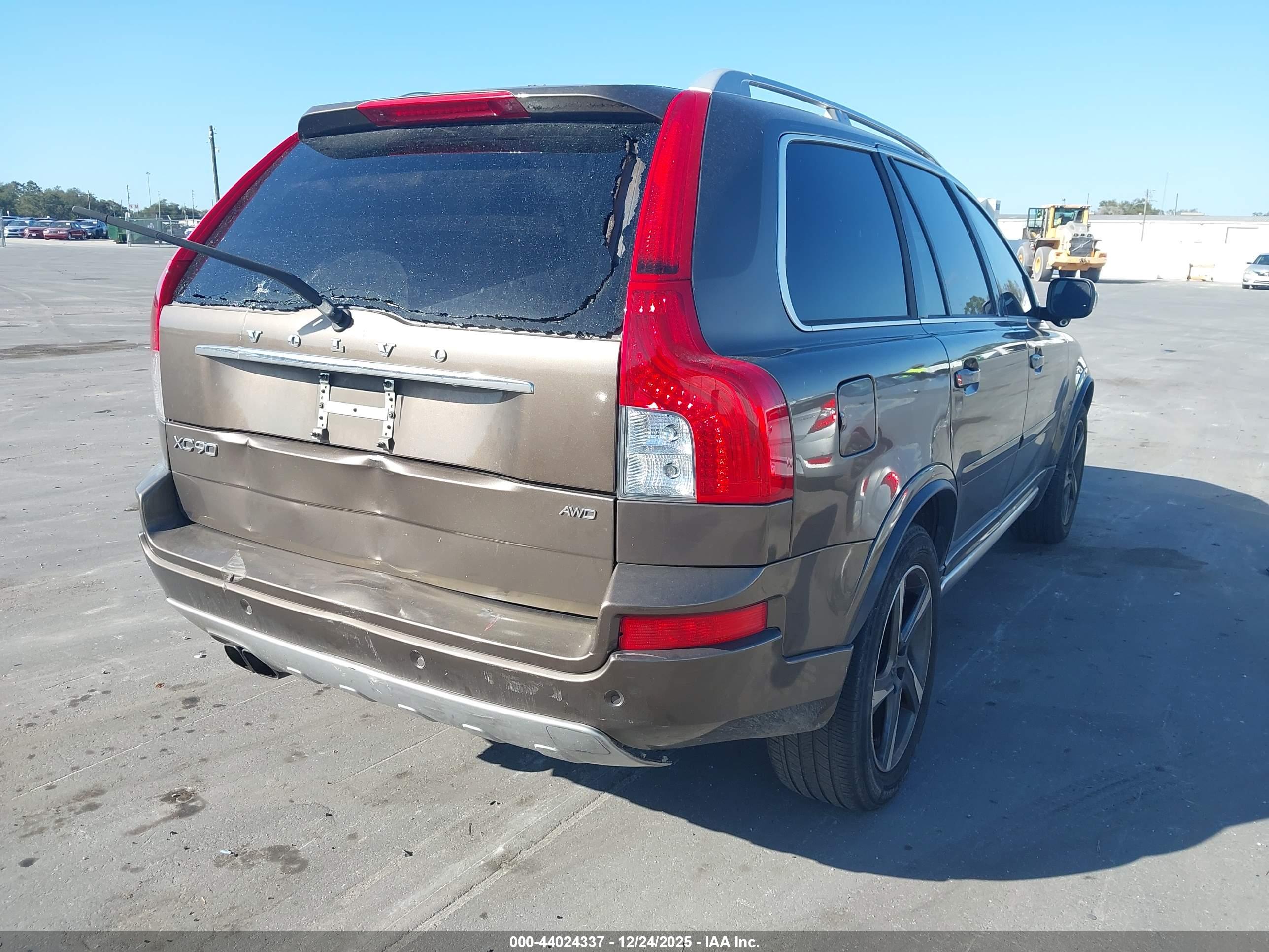 VOLVO XC90 image 4