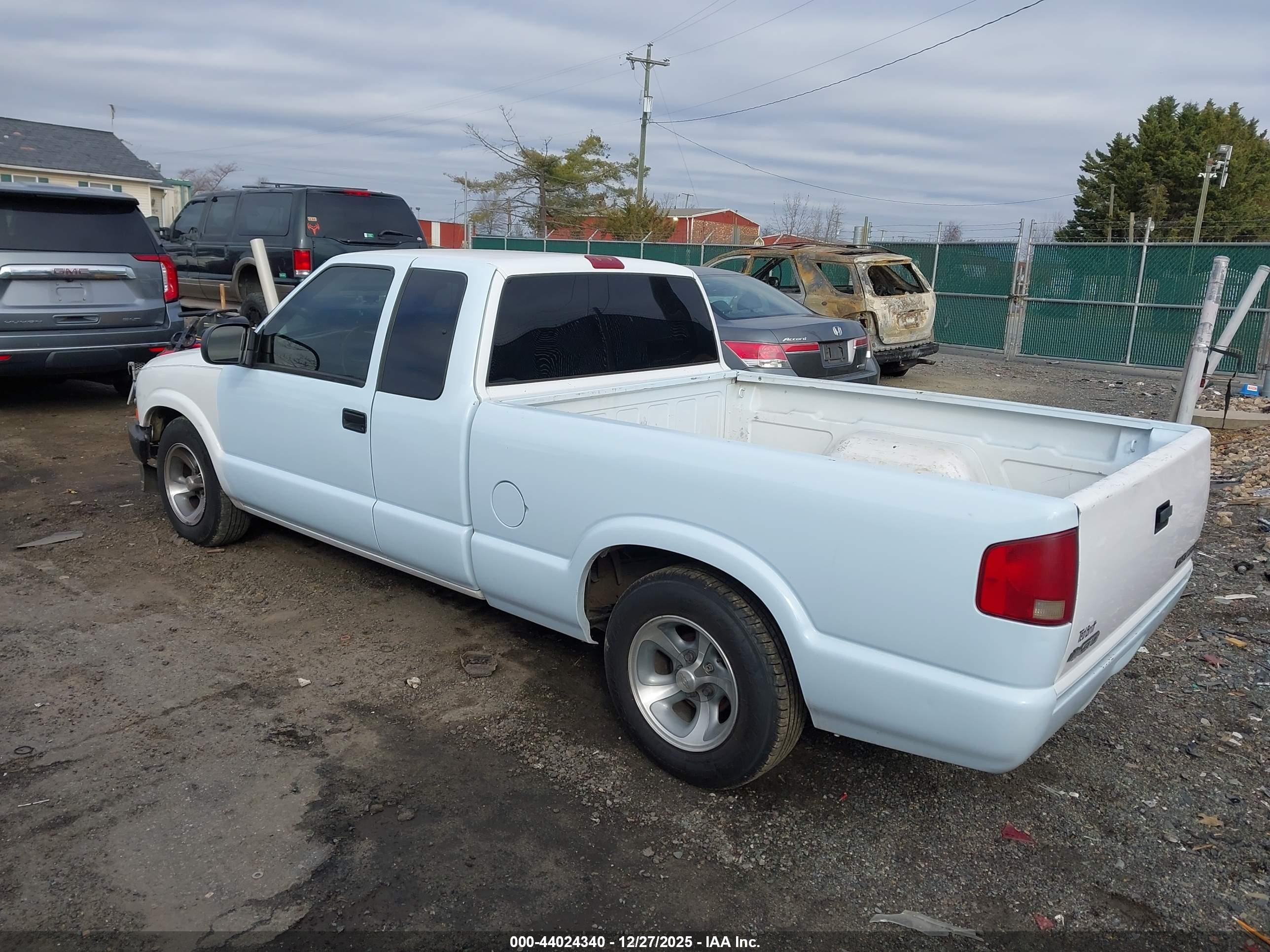 CHEVROLET S-10 image 3