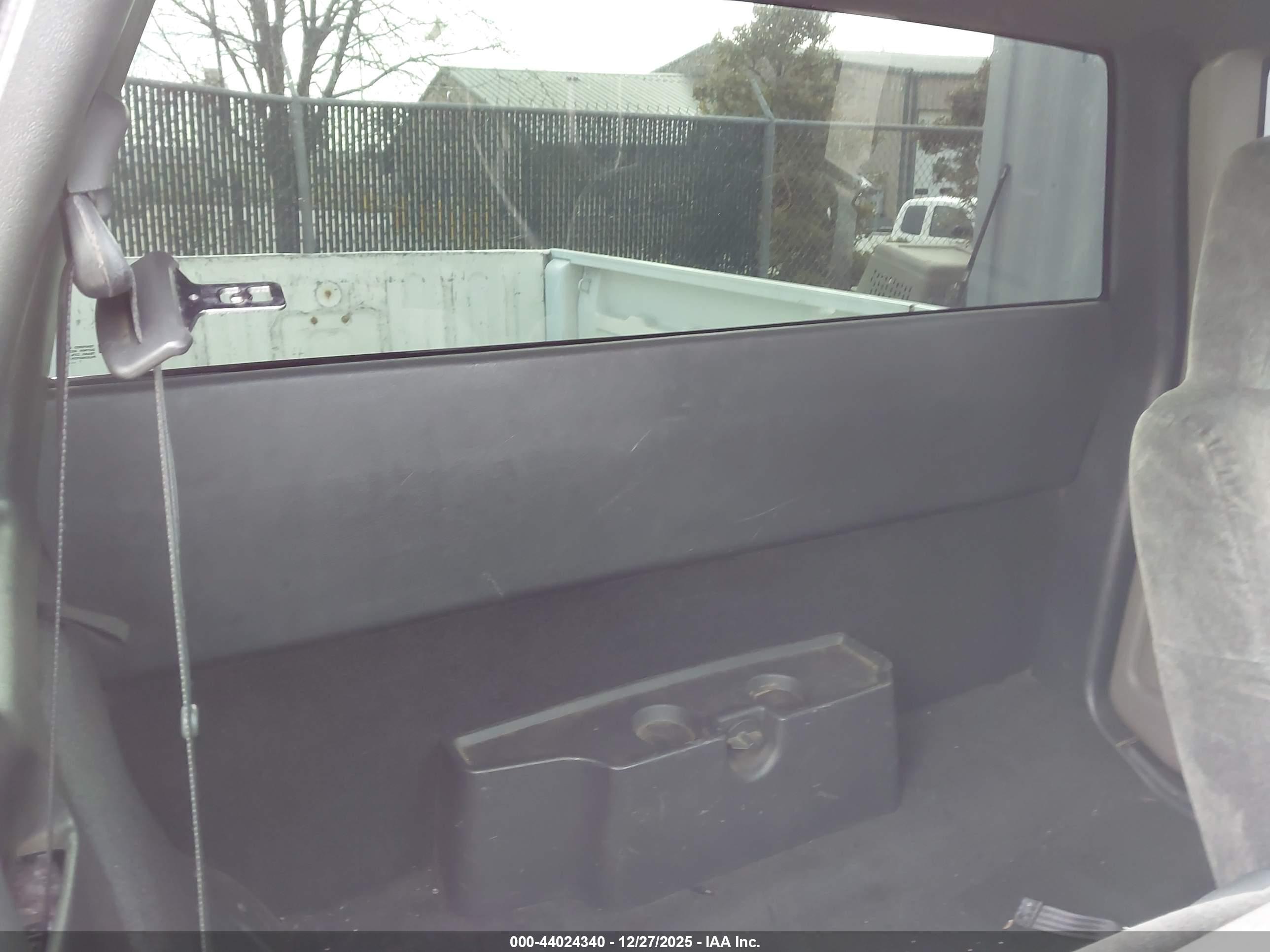 CHEVROLET S-10 image 8
