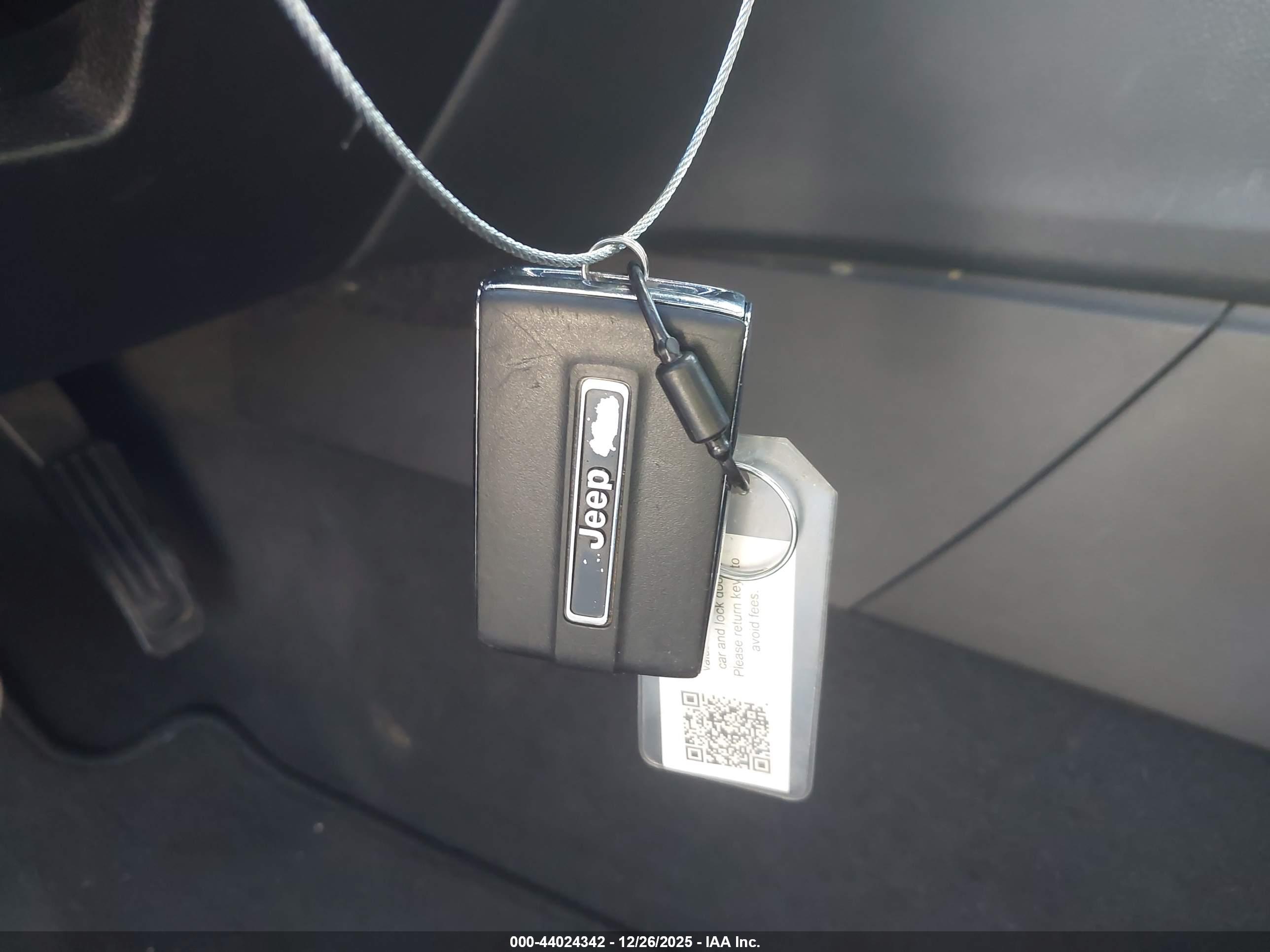 JEEP GRAND image 11