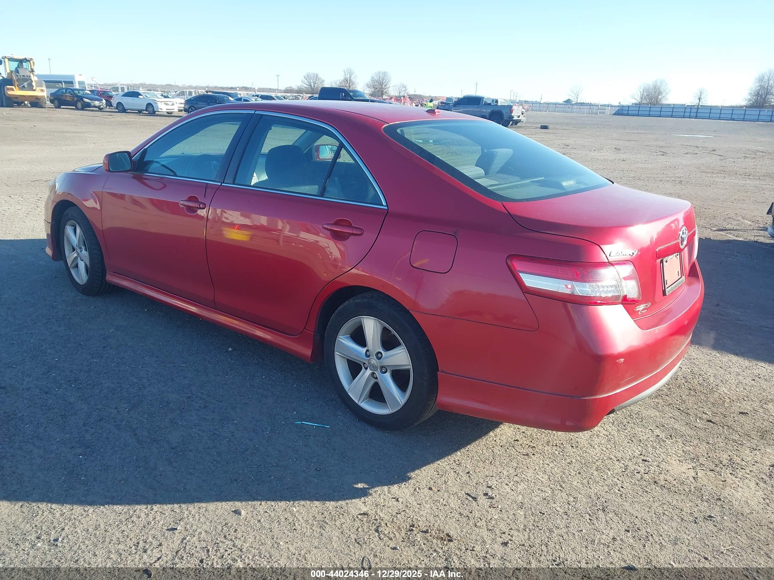TOYOTA CAMRY image 3