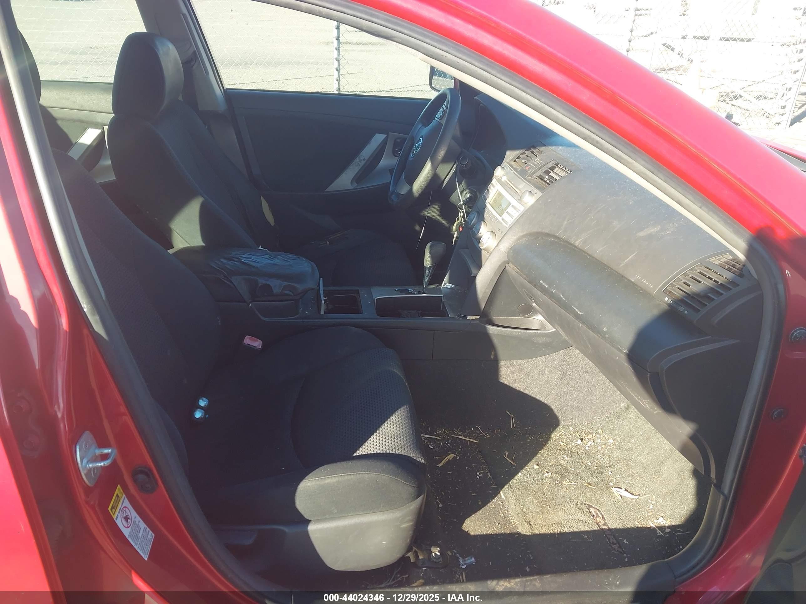 TOYOTA CAMRY image 5