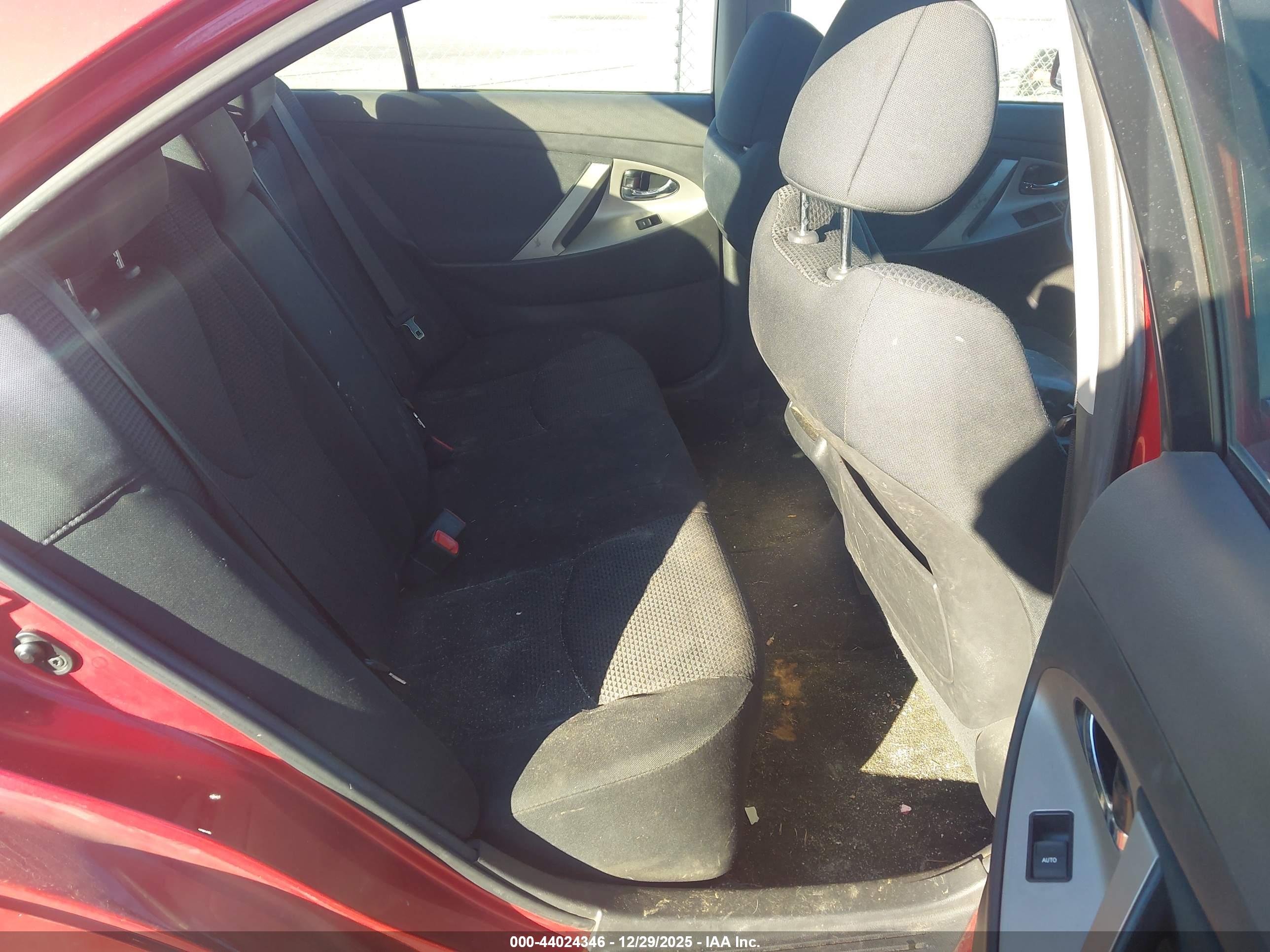 TOYOTA CAMRY image 8