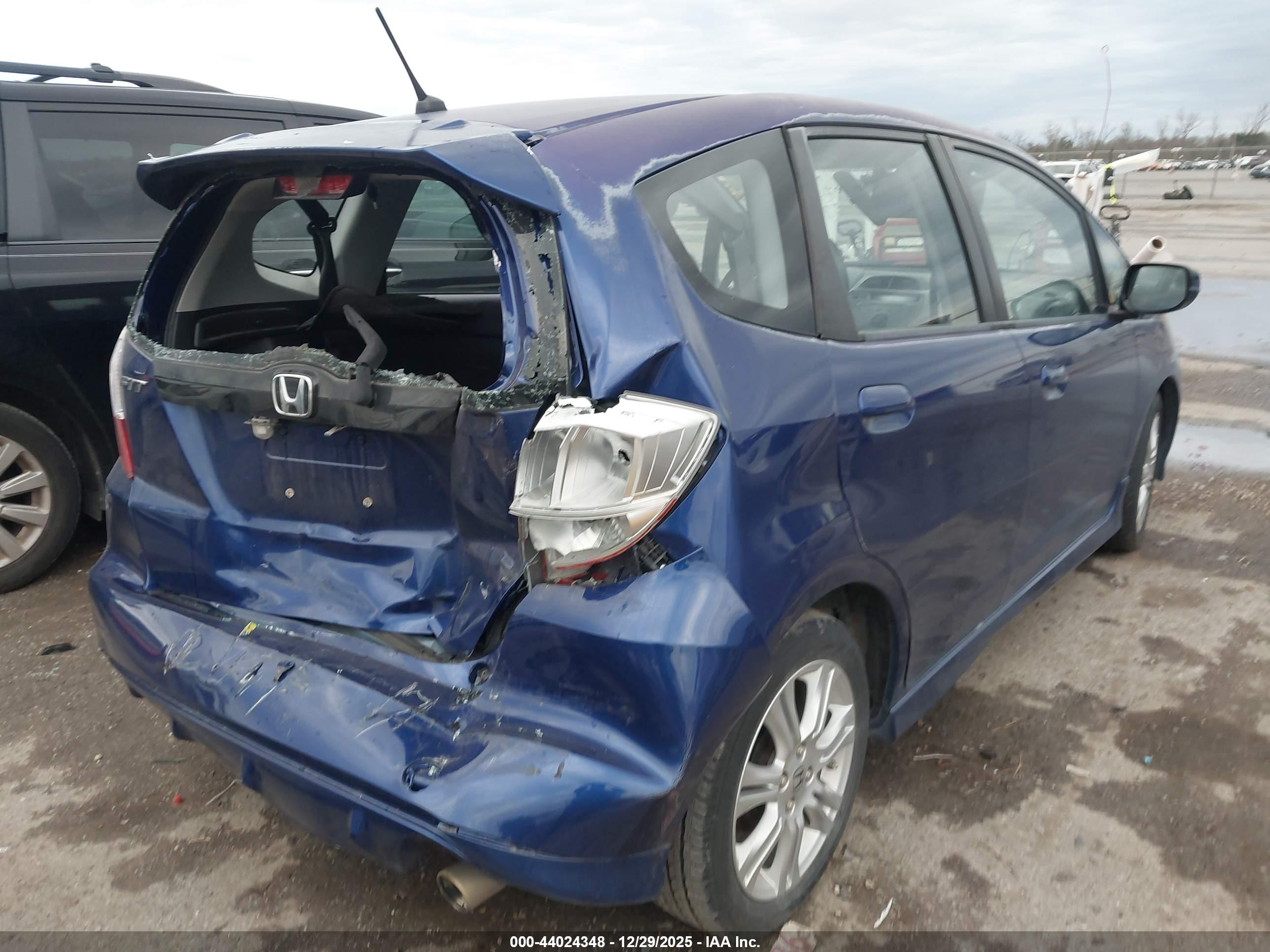 HONDA FIT image 4
