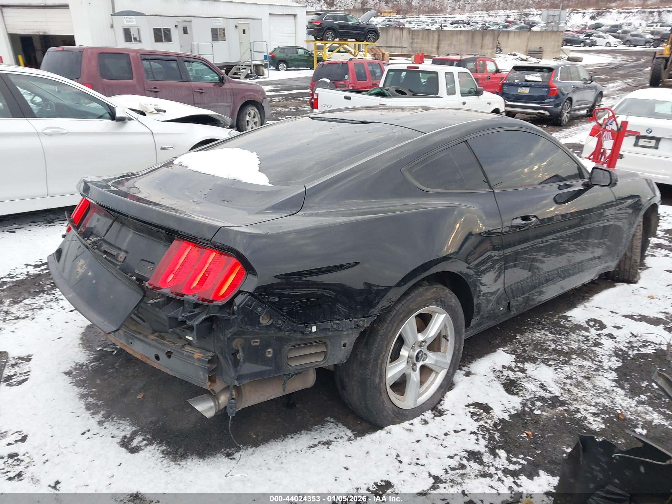 FORD MUSTANG image 4