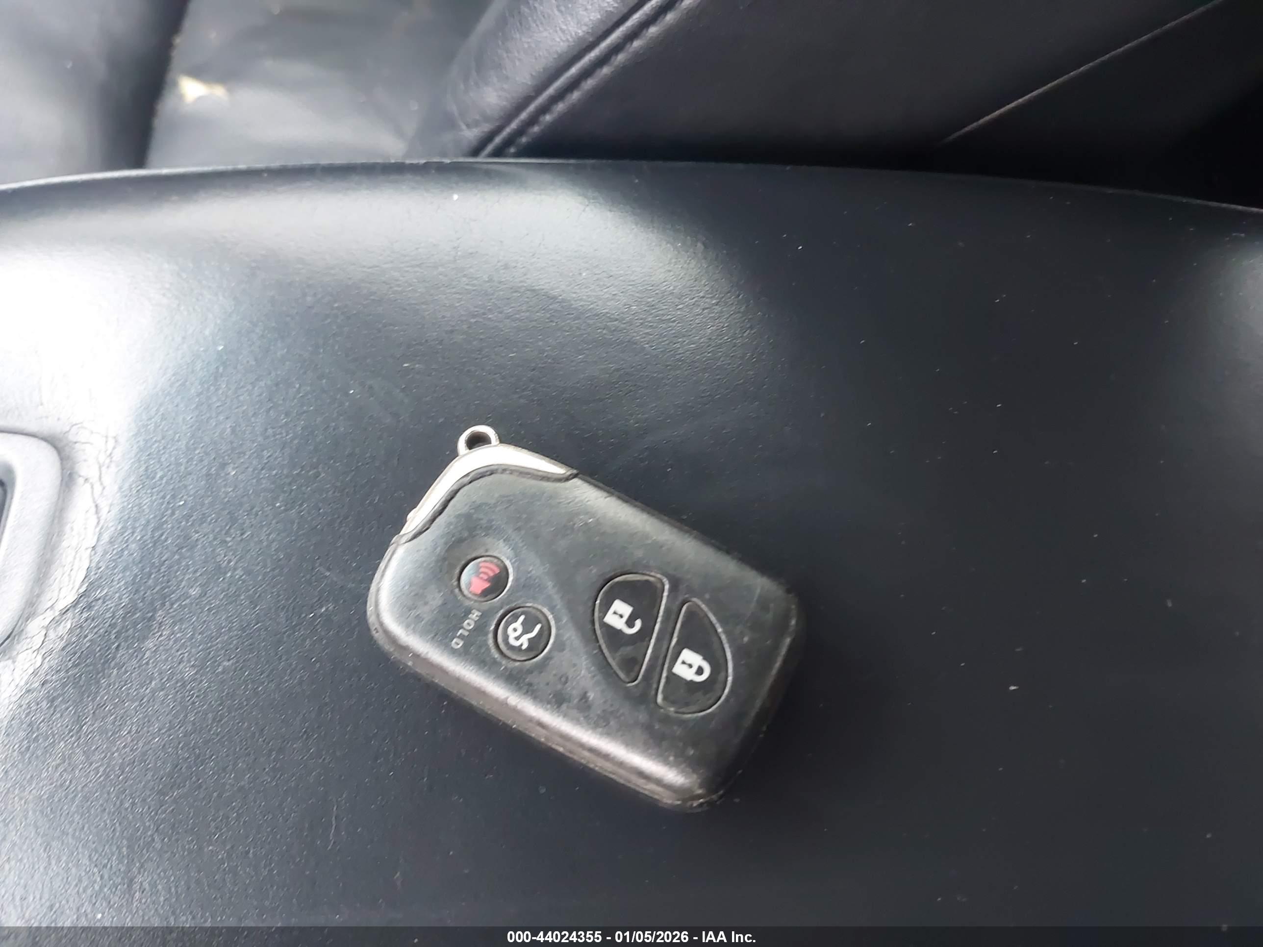 LEXUS ES image 11