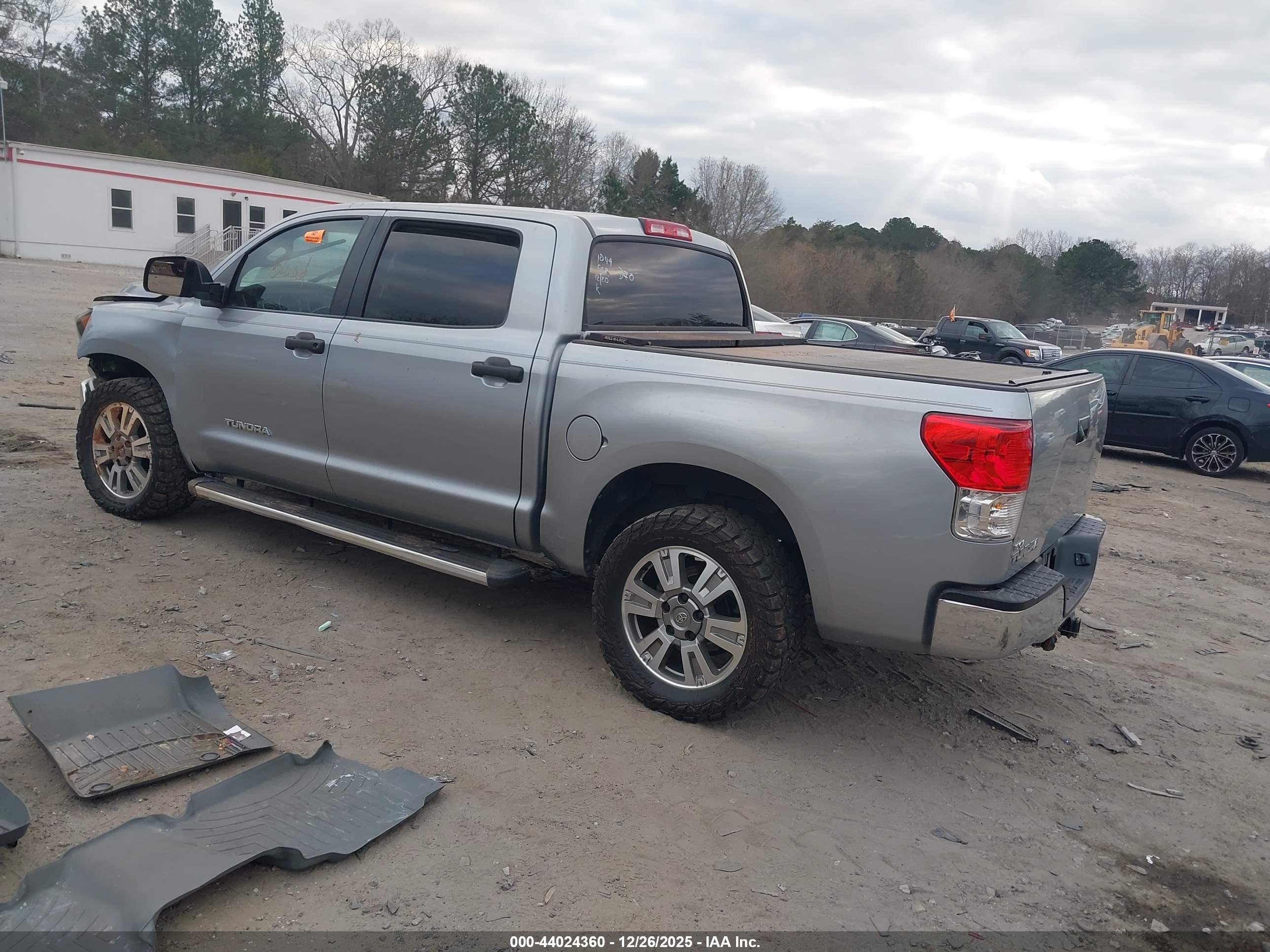TOYOTA TUNDRA image 3