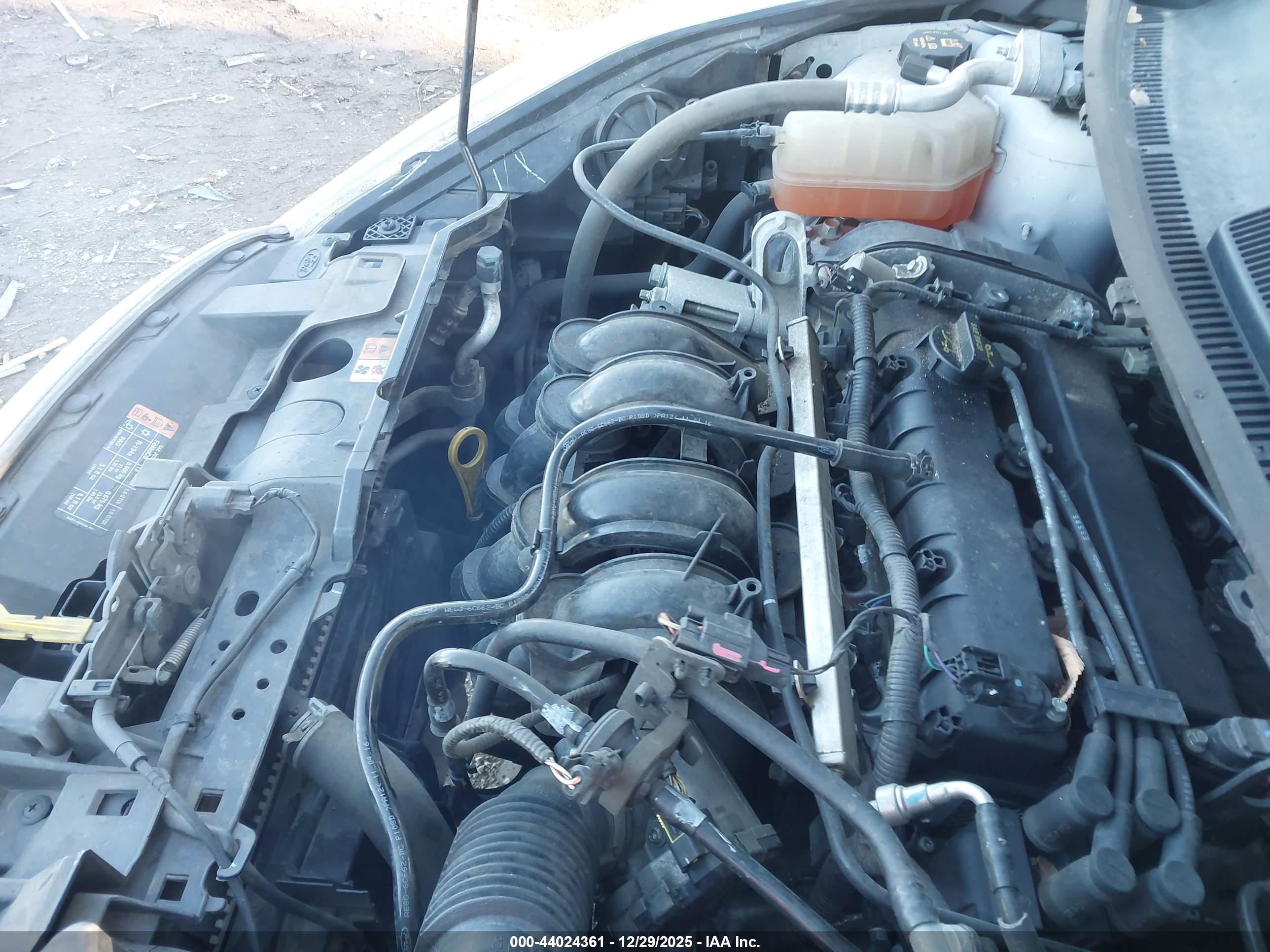 FORD FIESTA image 6