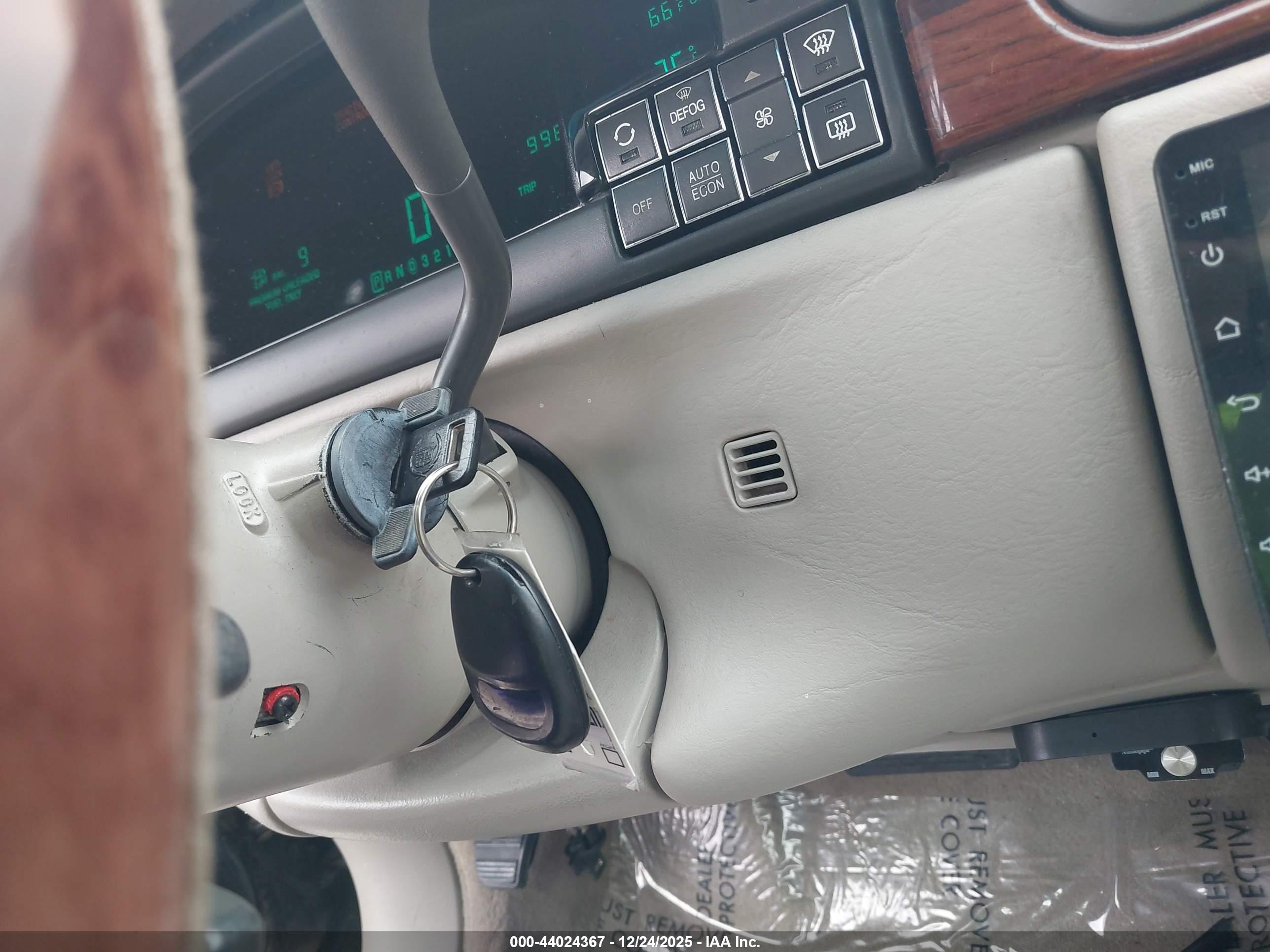 CADILLAC DEVILLE image 11
