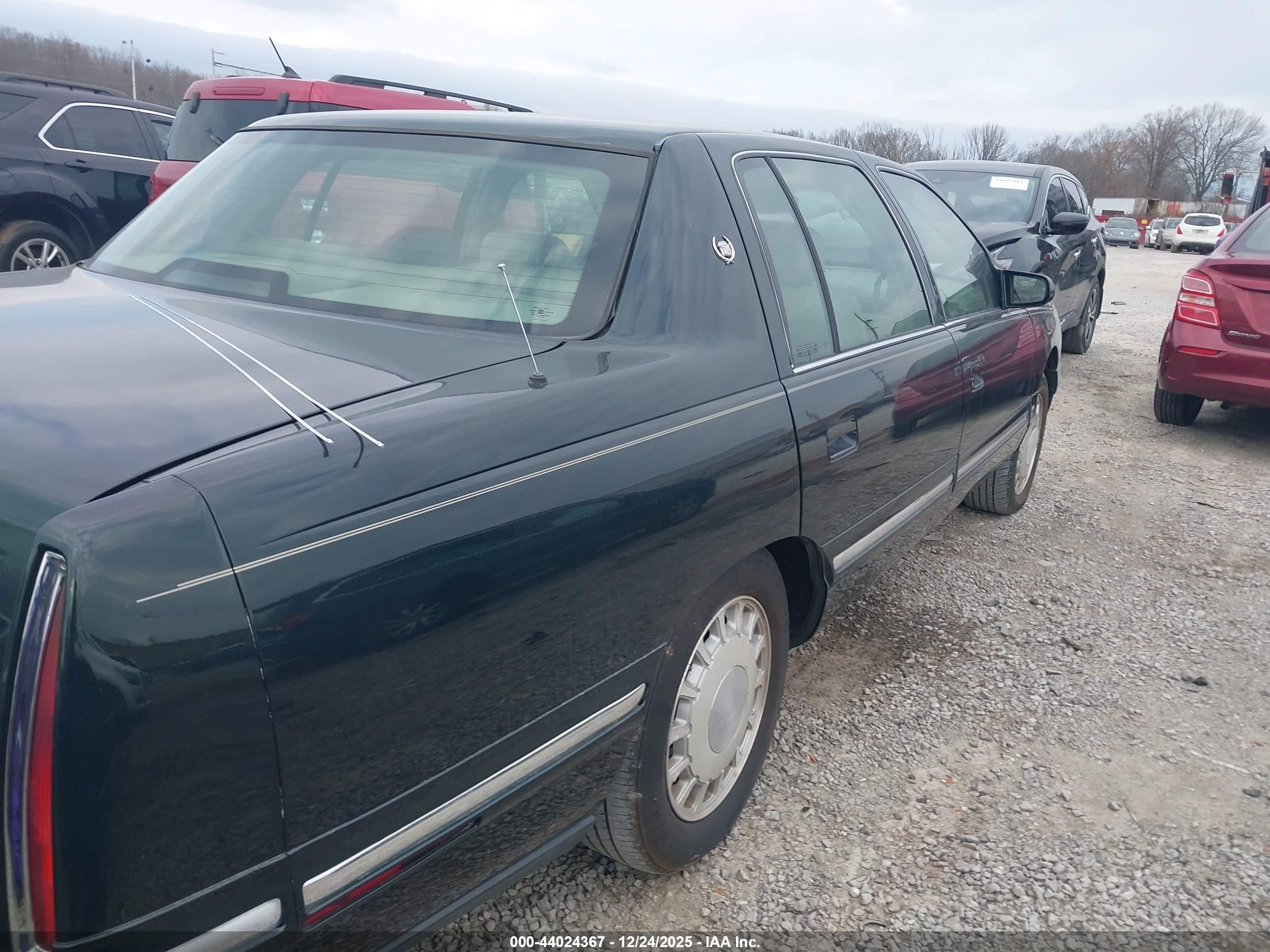 CADILLAC DEVILLE image 4