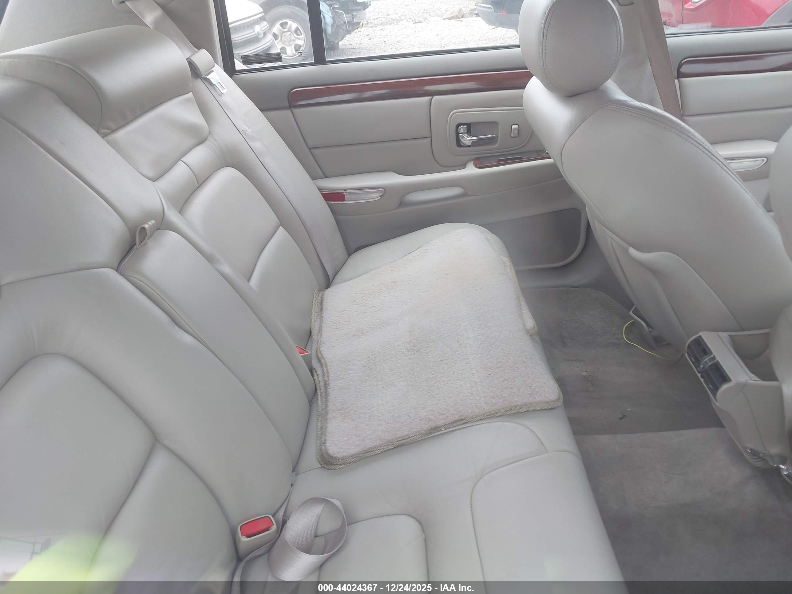 CADILLAC DEVILLE image 8