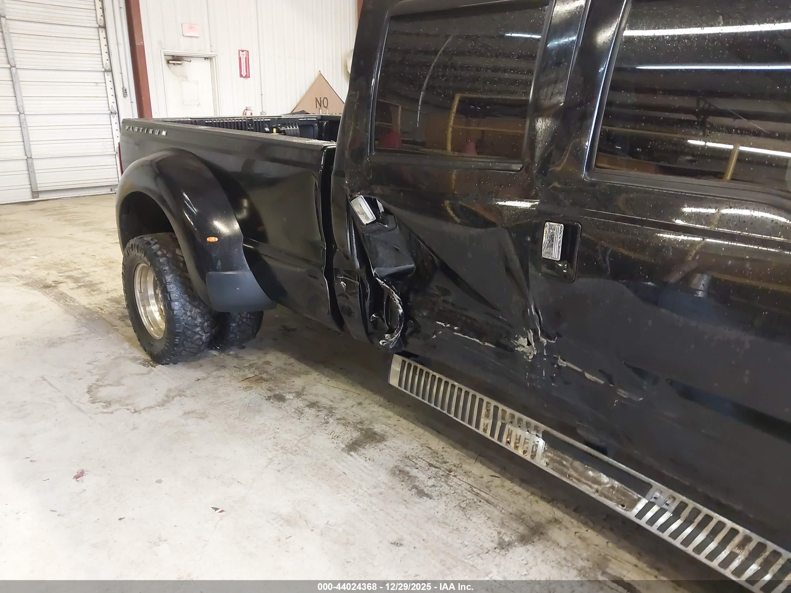 FORD F-350 image 6