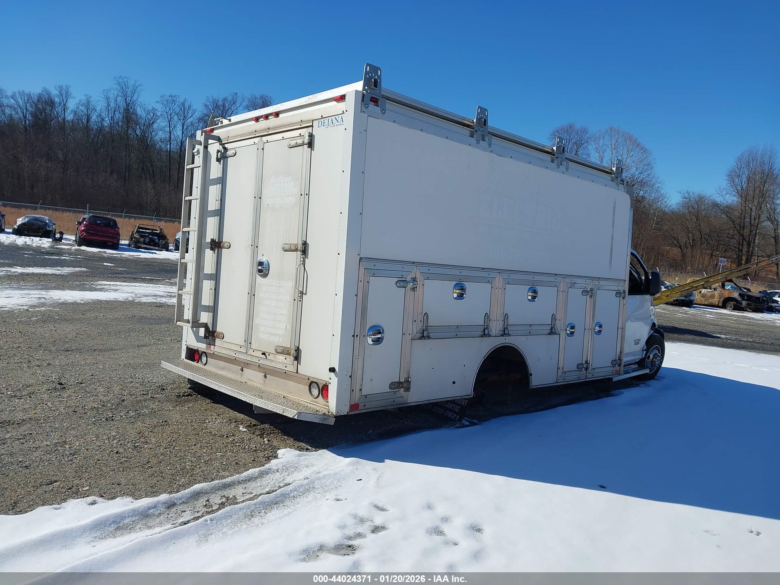 CHEVROLET EXPRESS image 4