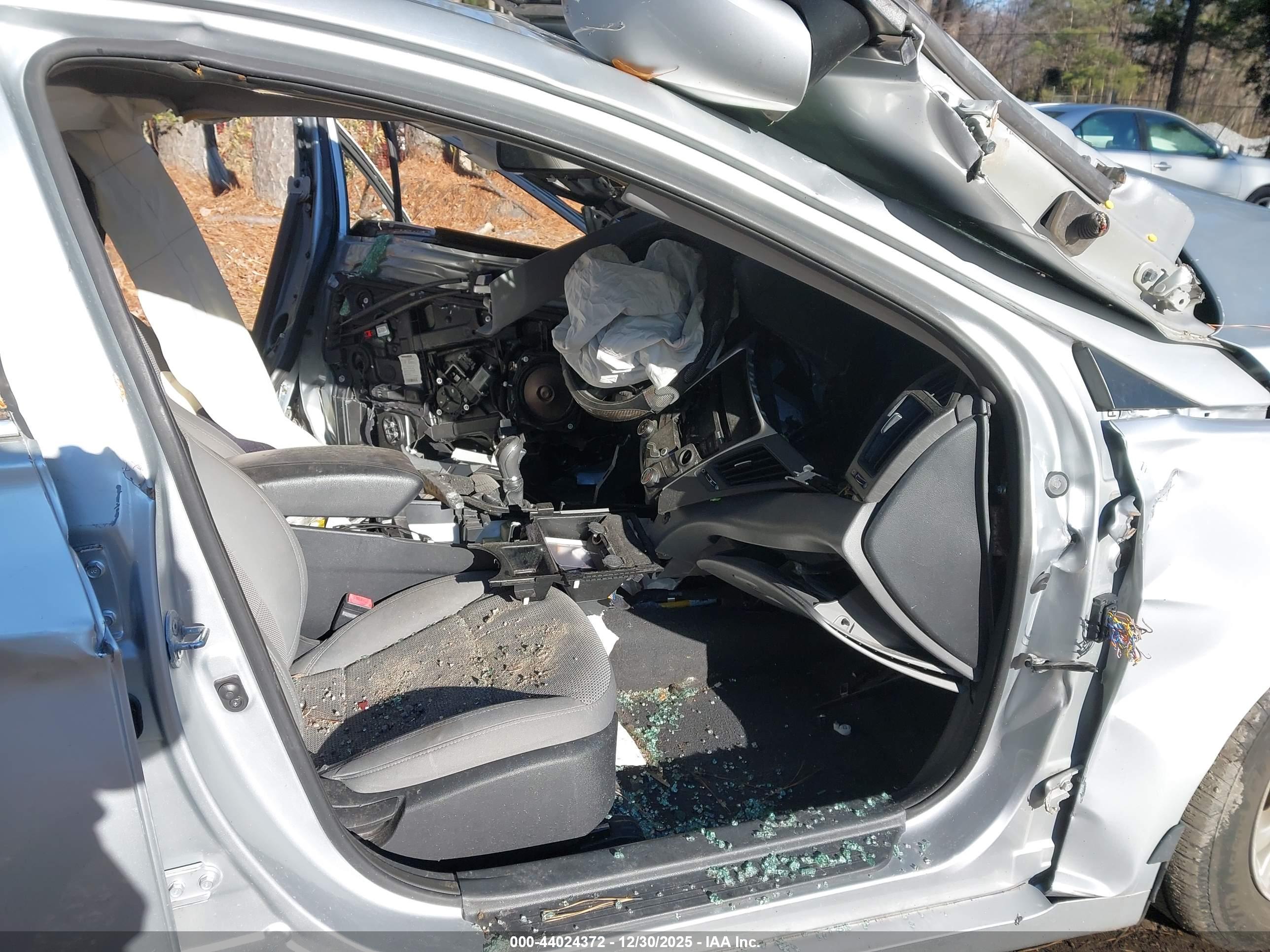 HYUNDAI SONATA image 5