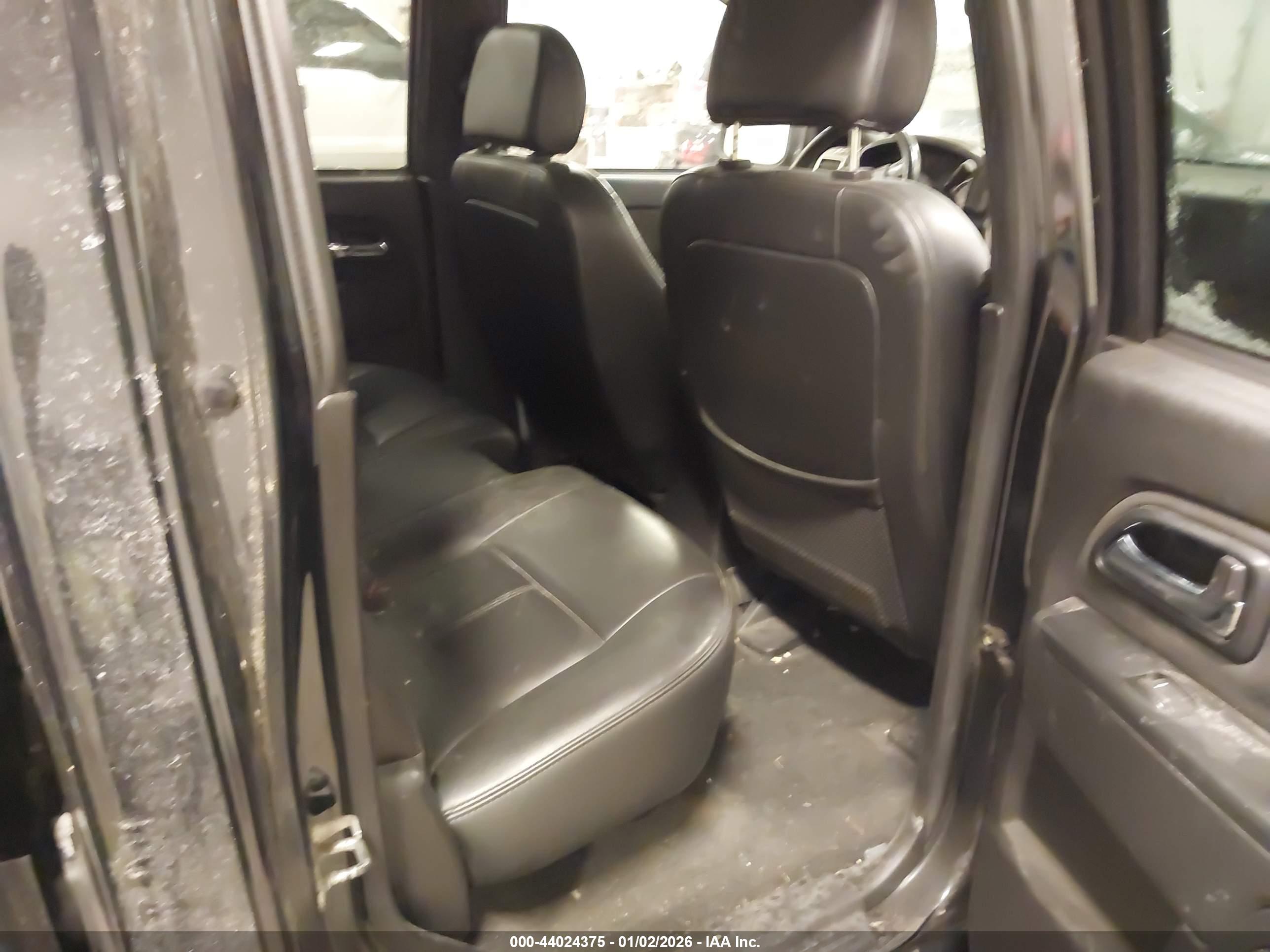 GMC CANYON image 8