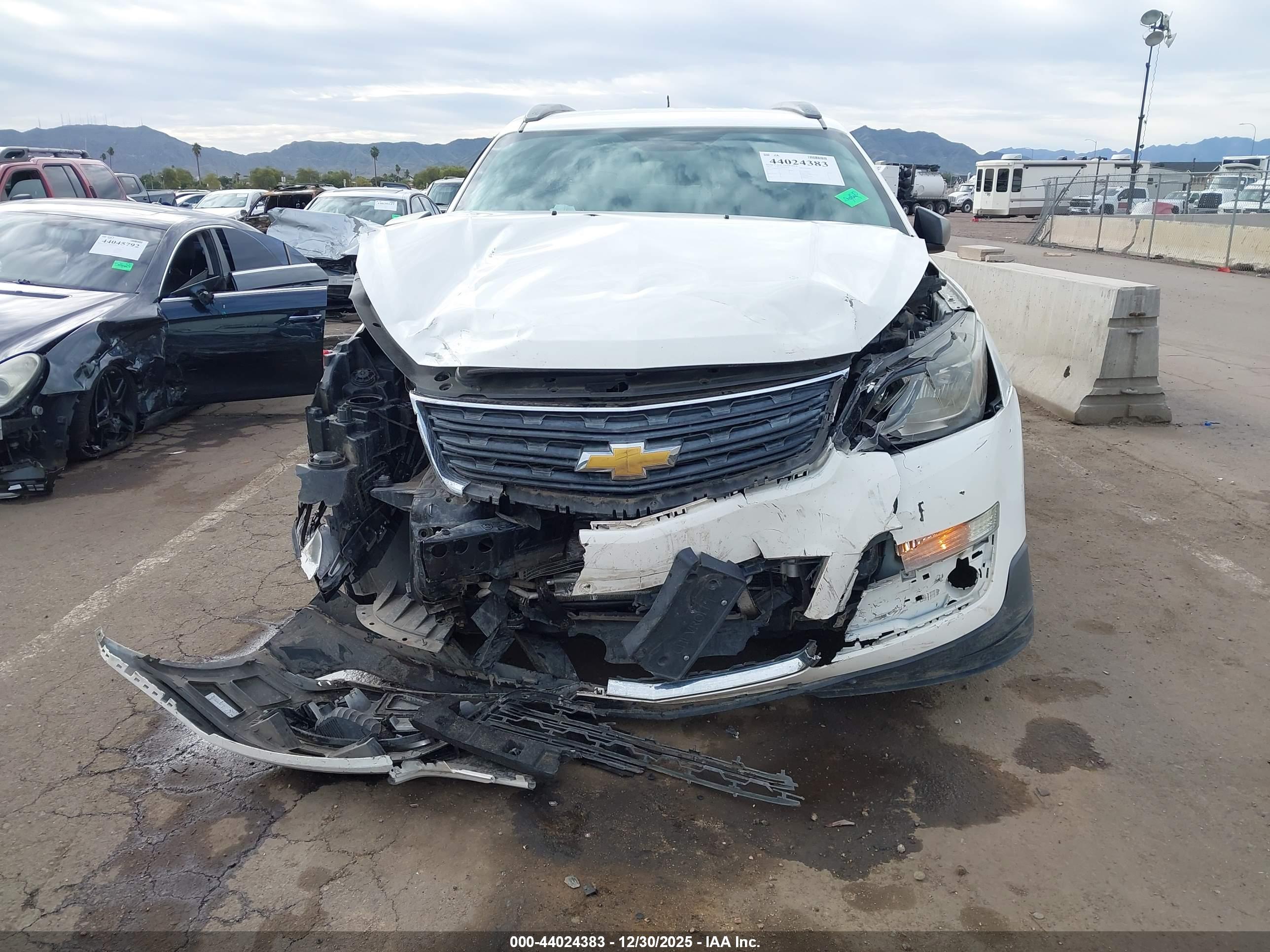 CHEVROLET TRAVERSE image 6