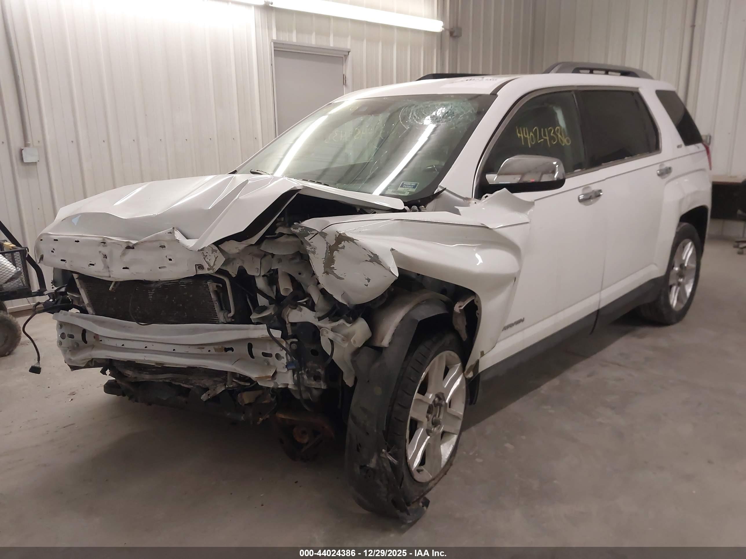 GMC TERRAIN image 6