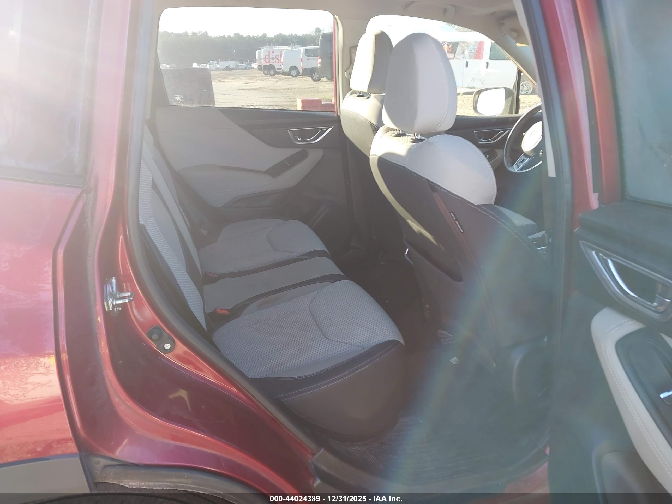 SUBARU FORESTER image 8