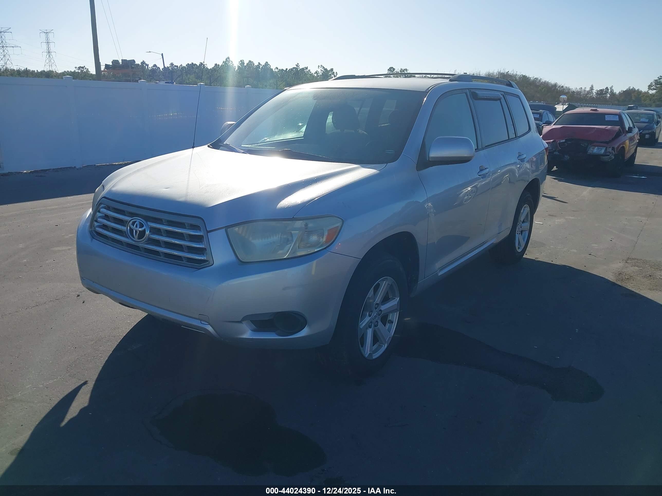 TOYOTA HIGHLANDER image 2