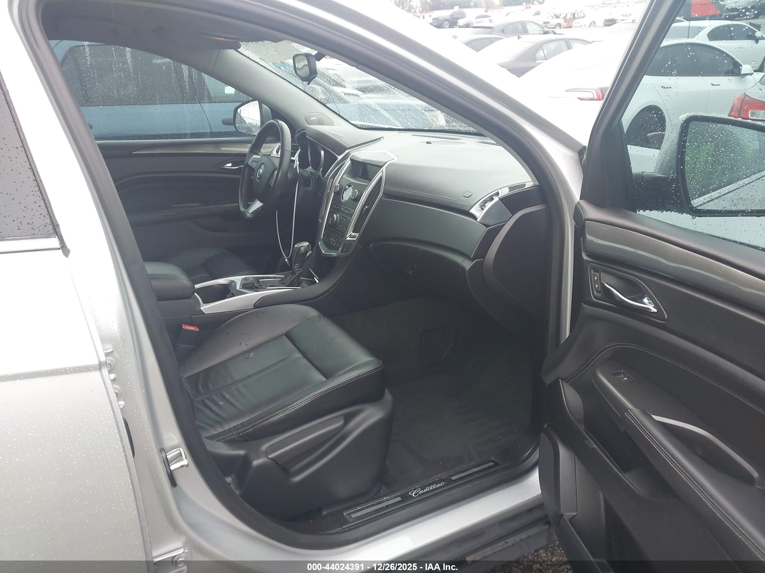 CADILLAC SRX image 5