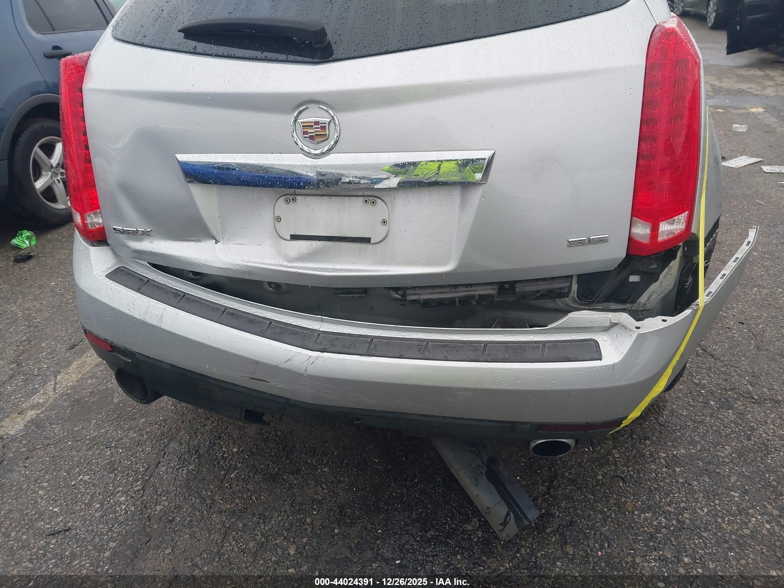 CADILLAC SRX image 6