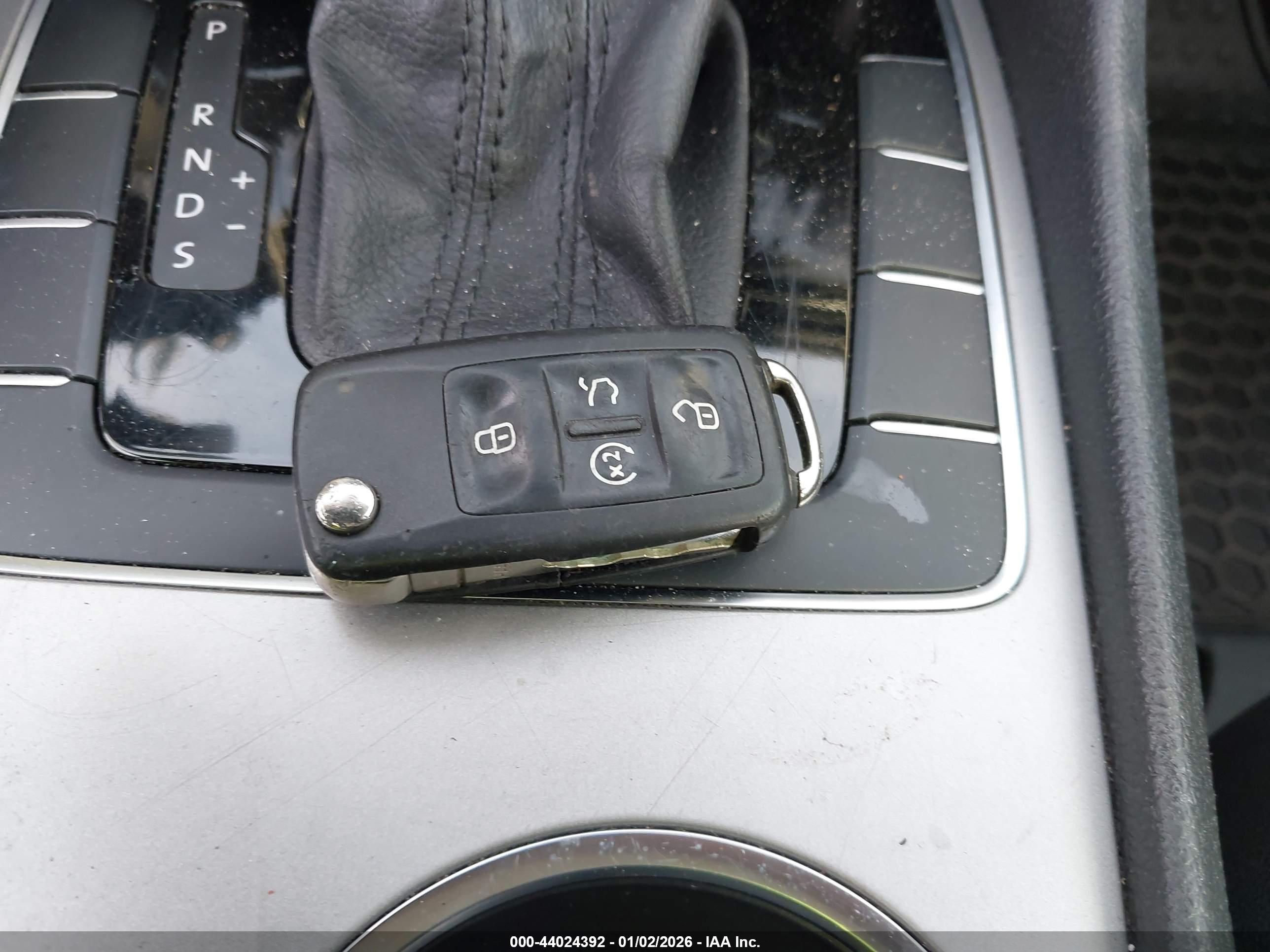 VOLKSWAGEN PASSAT image 11