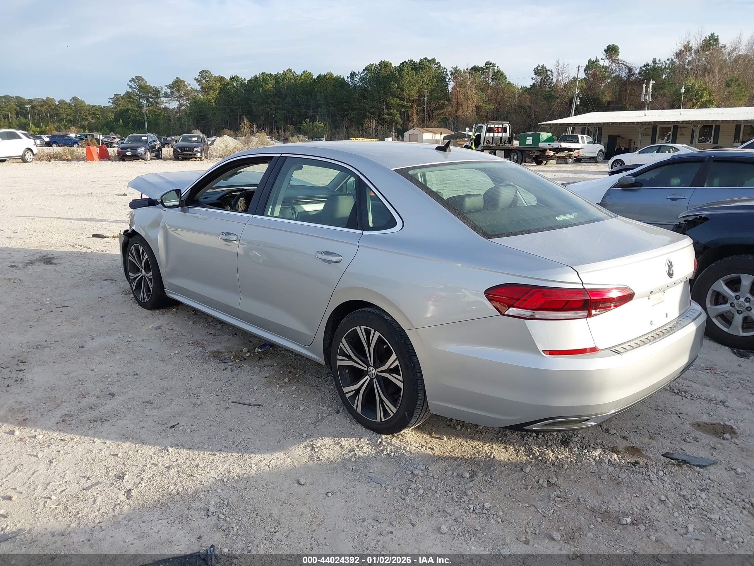 VOLKSWAGEN PASSAT image 3