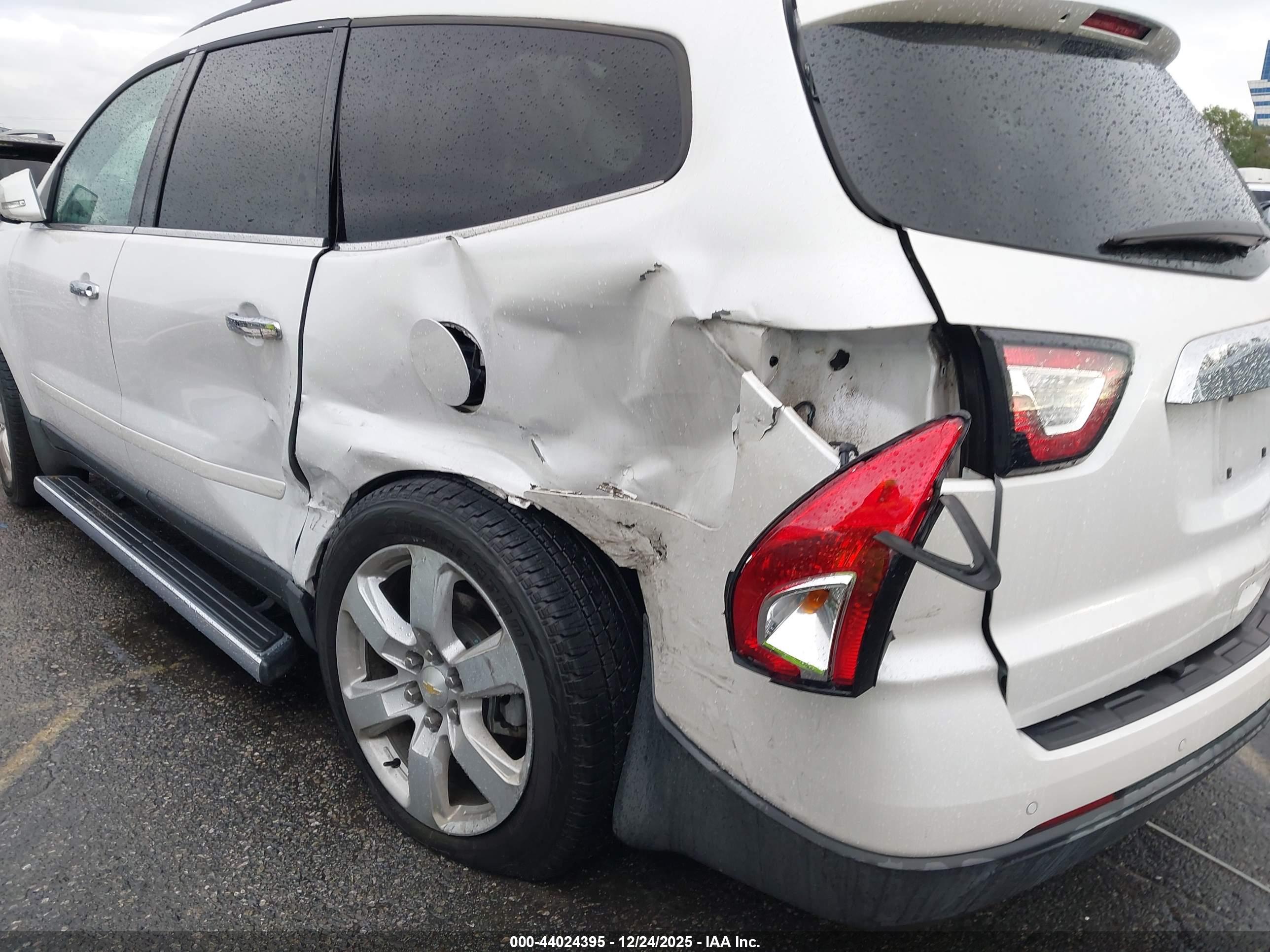 CHEVROLET TRAVERSE image 6