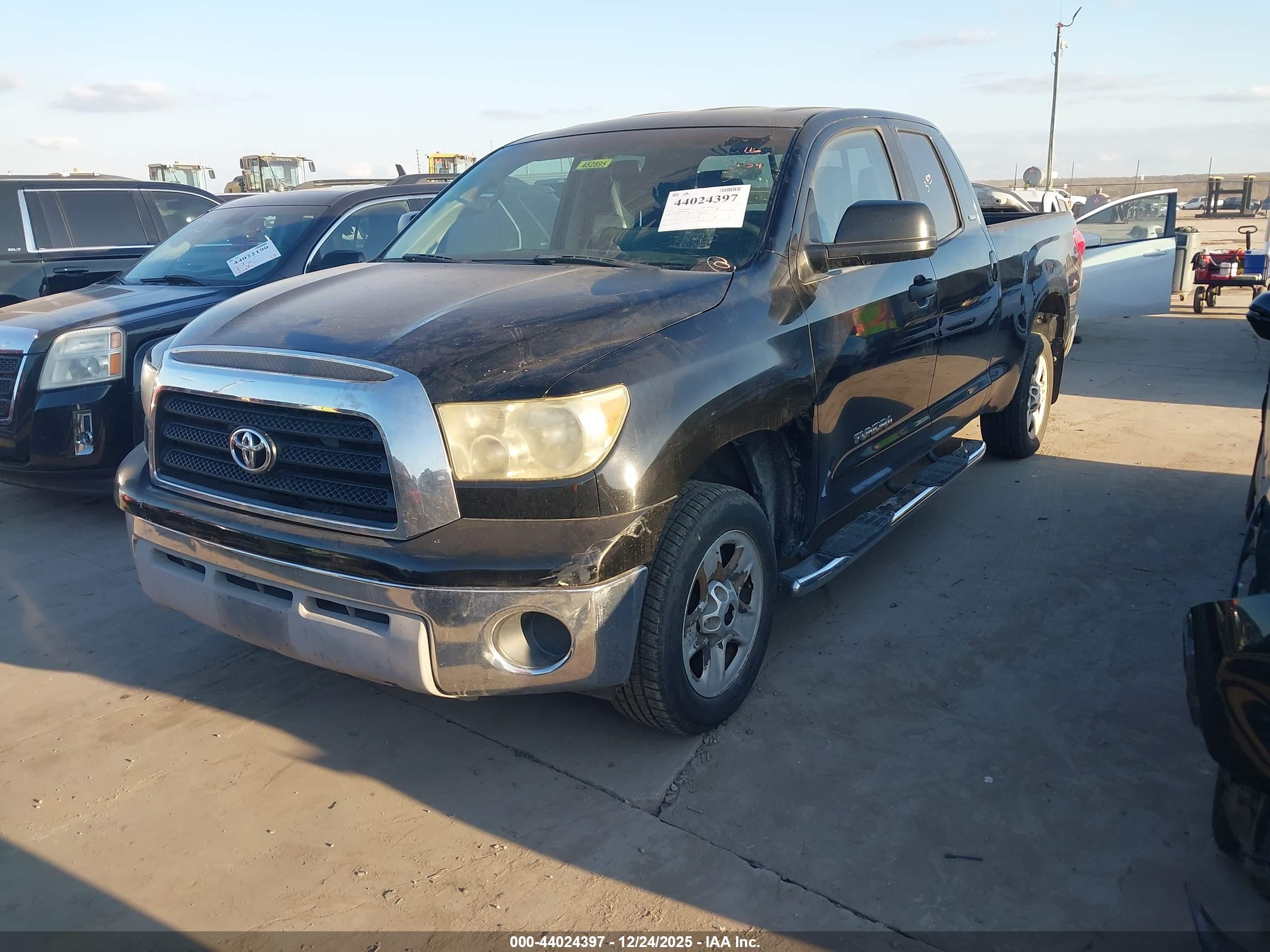 TOYOTA TUNDRA image 2