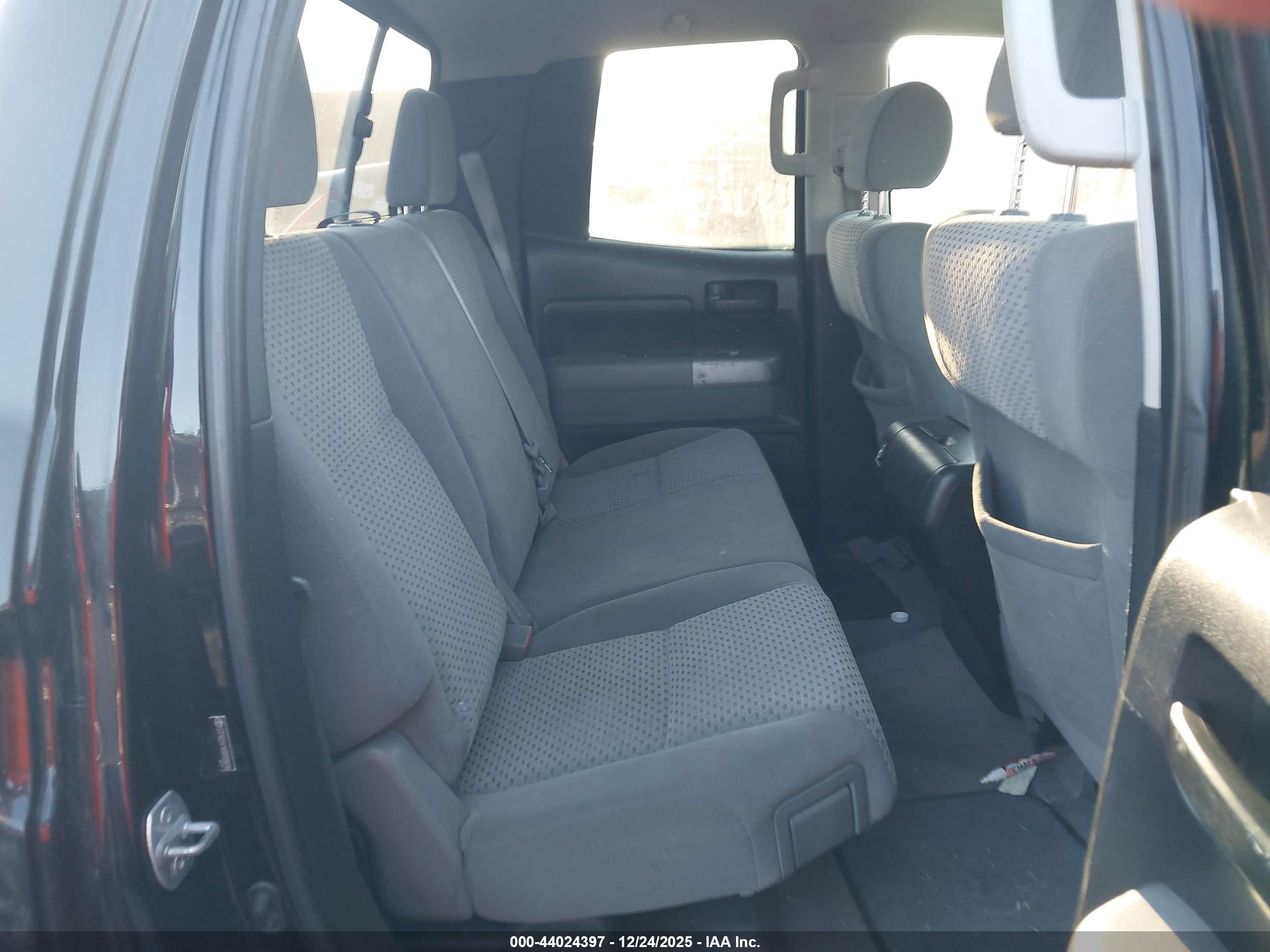 TOYOTA TUNDRA image 8