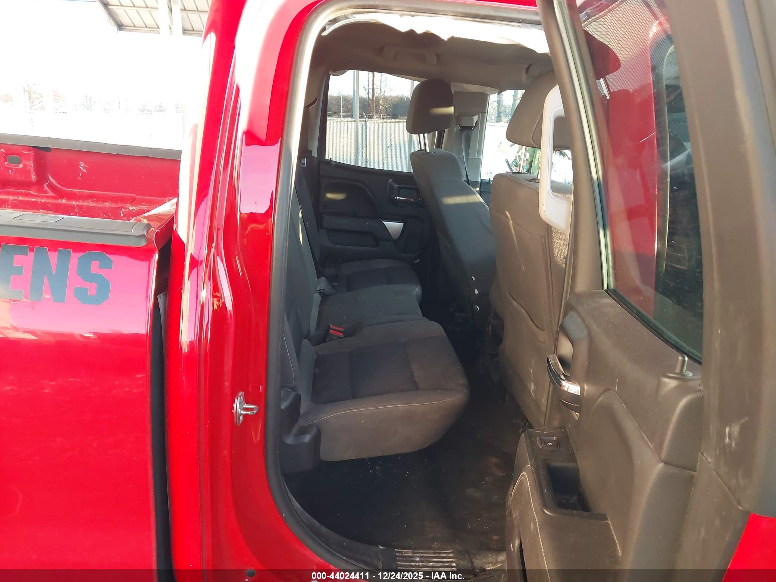 CHEVROLET SILVERADO image 8