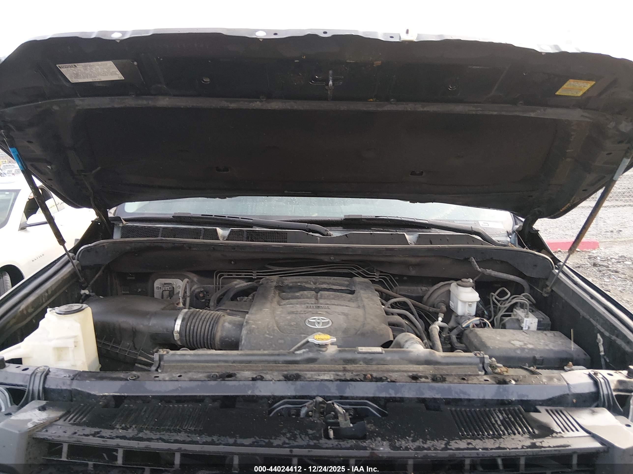 TOYOTA TUNDRA image 10