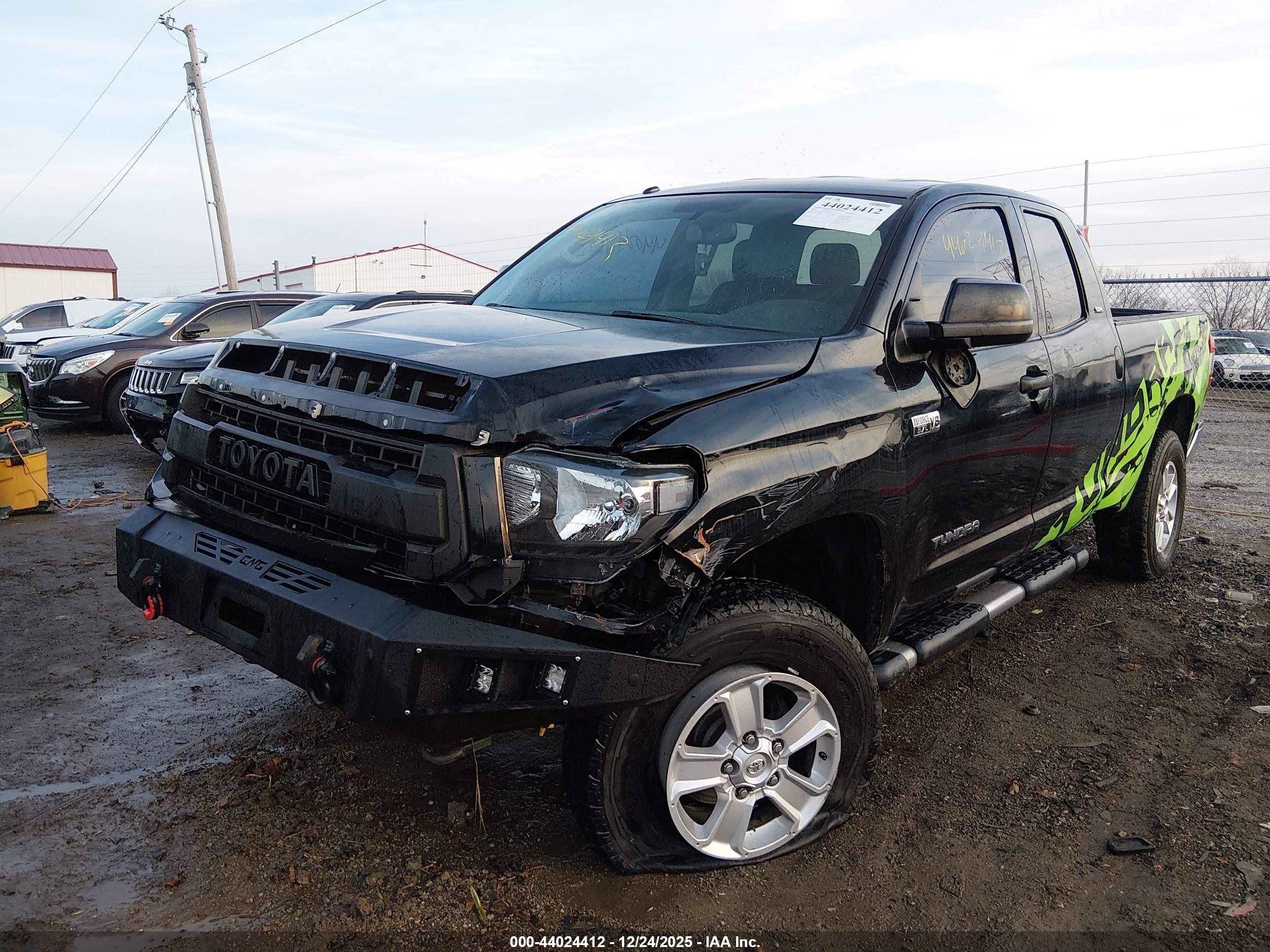 TOYOTA TUNDRA image 2